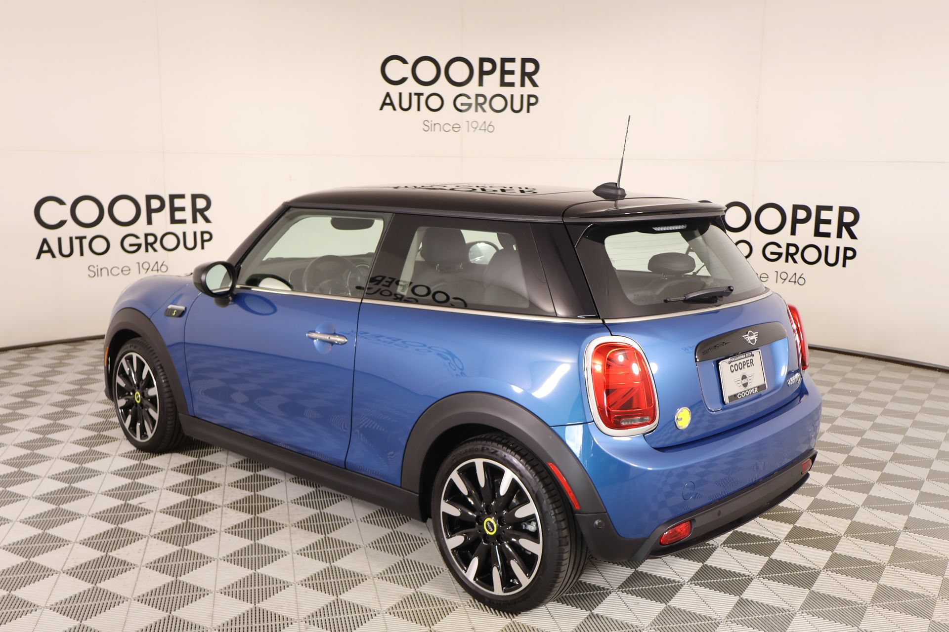 Used 2024 MINI Cooper SE FWD image 22