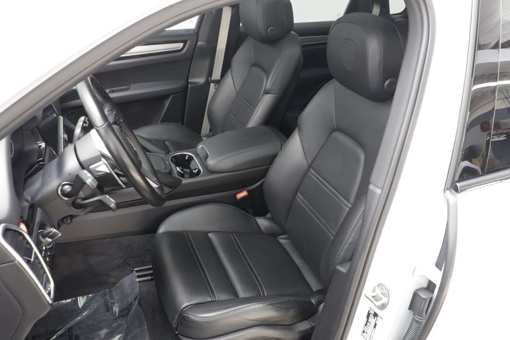 Used 2022 Porsche Cayenne Platinum Edition AWD/4WD image 13