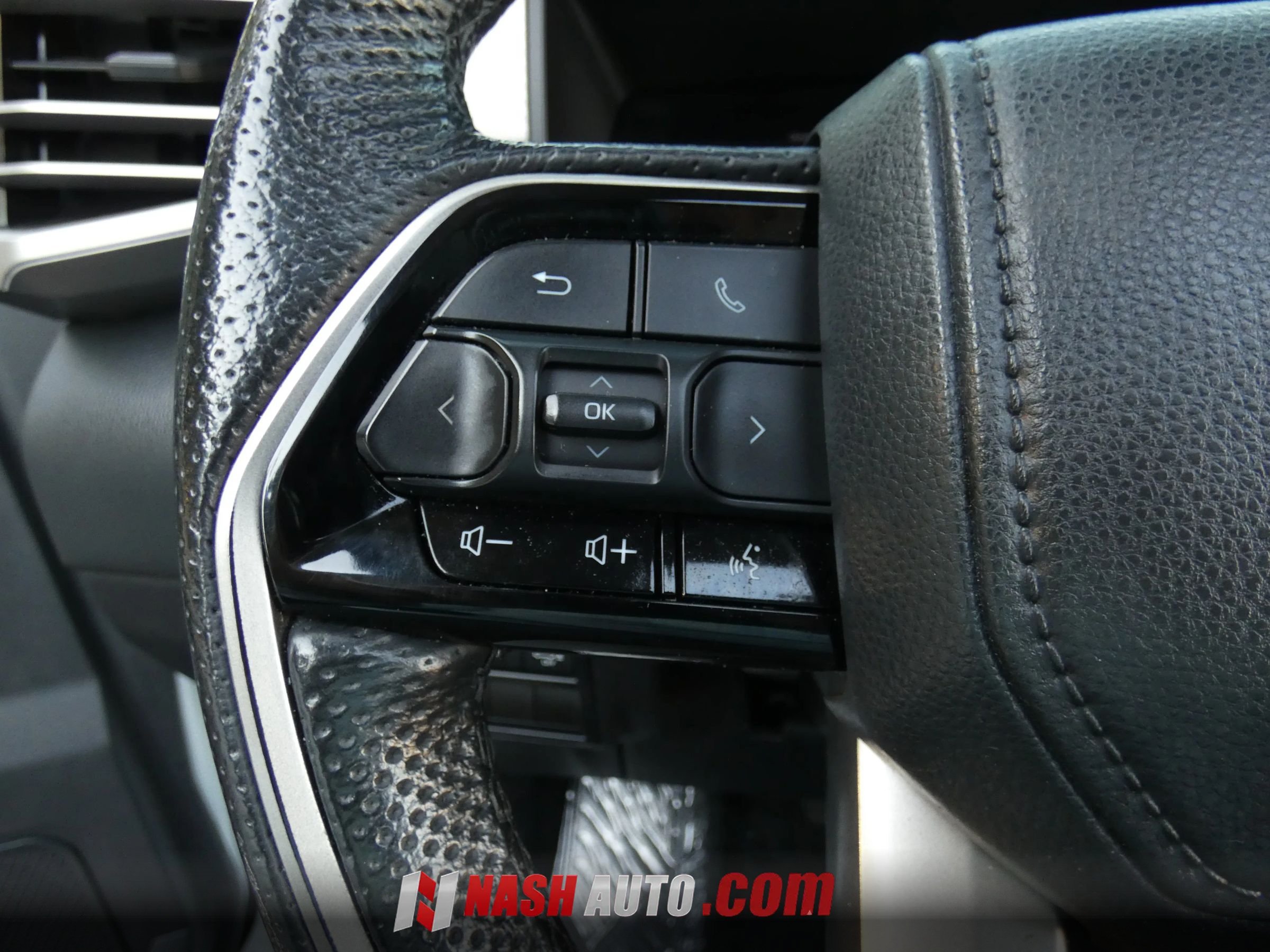 Used 2024 Toyota Tundra Limited AWD/4WD image 87