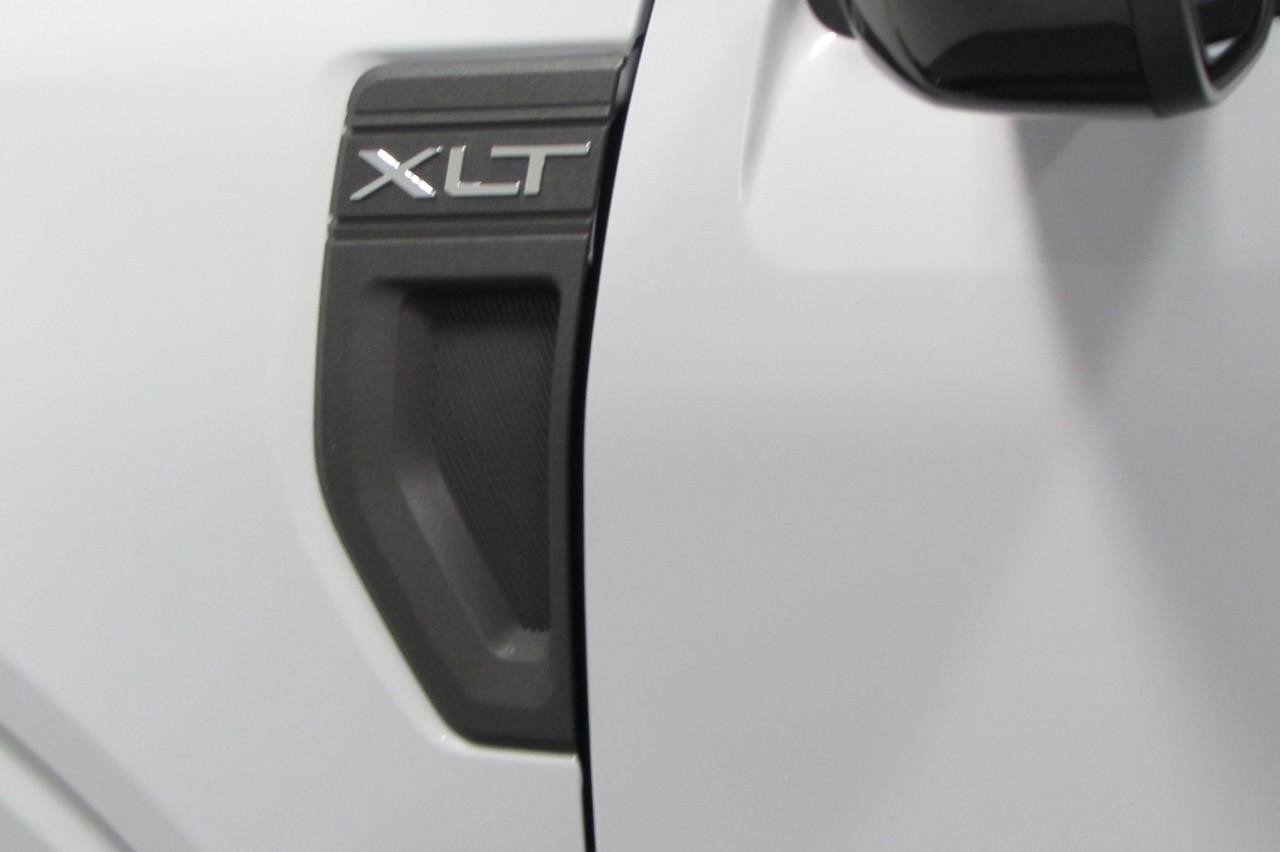 New 2025 Ford Maverick XLT w/ XLT Luxury Package image 11