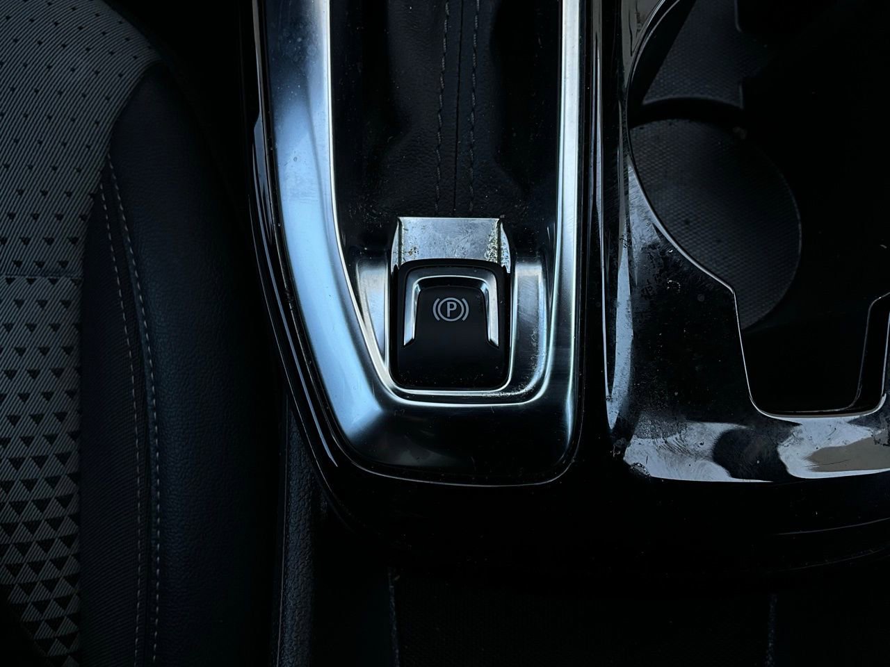 Used 2025 Chevrolet Trax LT image 21