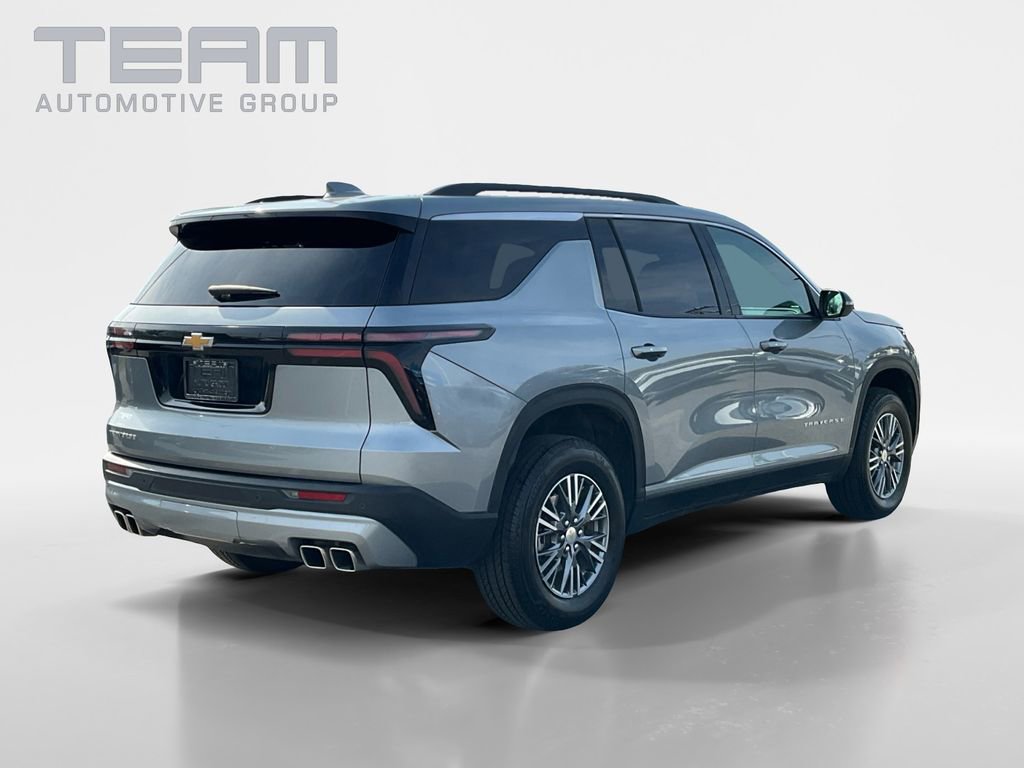 Used 2025 Chevrolet Traverse LT image 7