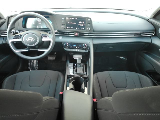 Used 2026 Hyundai Elantra Hybrid FWD image 3