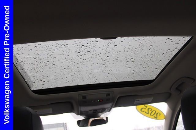 Used 2025 Volkswagen Jetta SE image 25