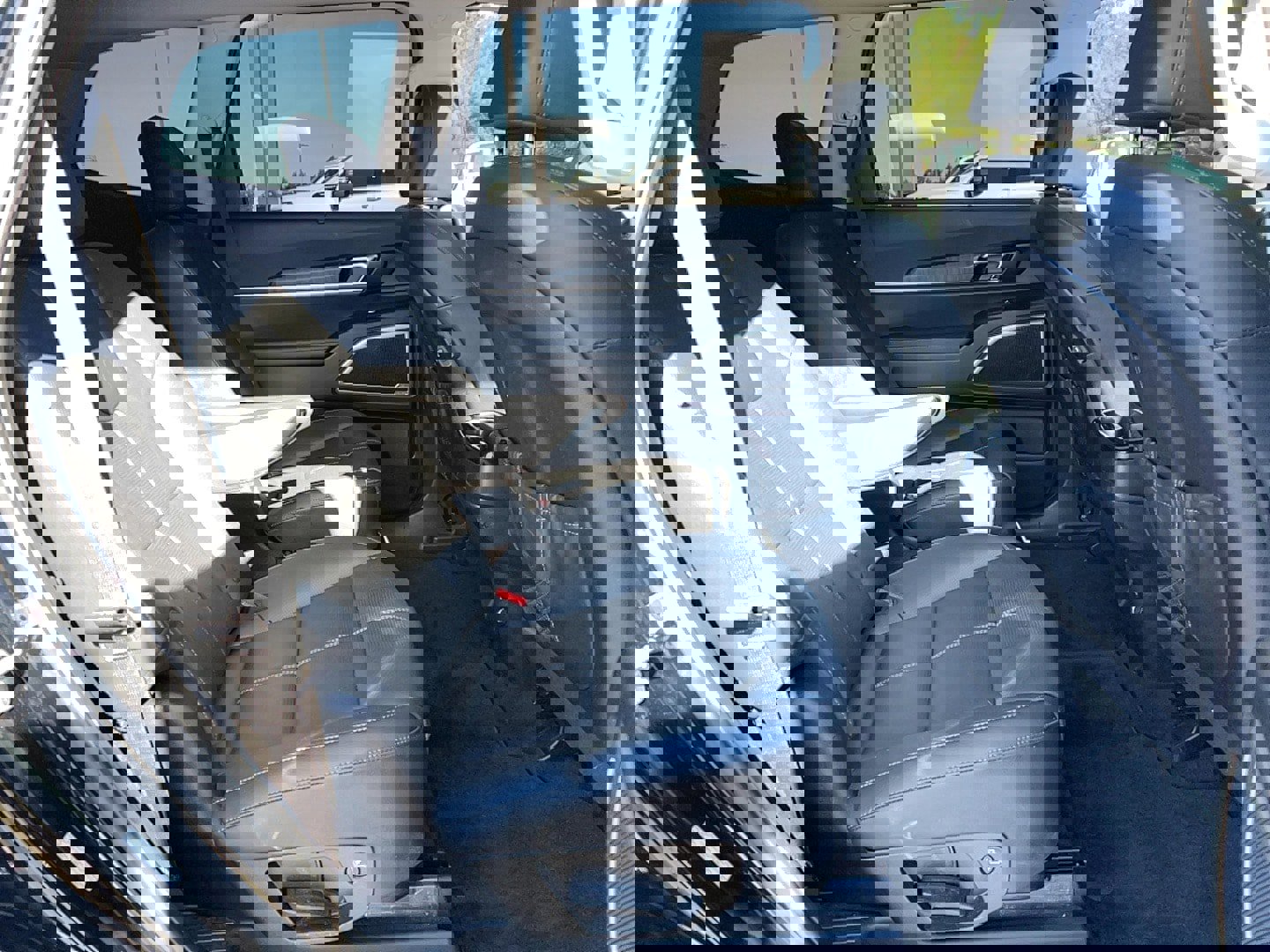 Used 2023 Kia Telluride EX w/ EX Captain's Chair Package image 25