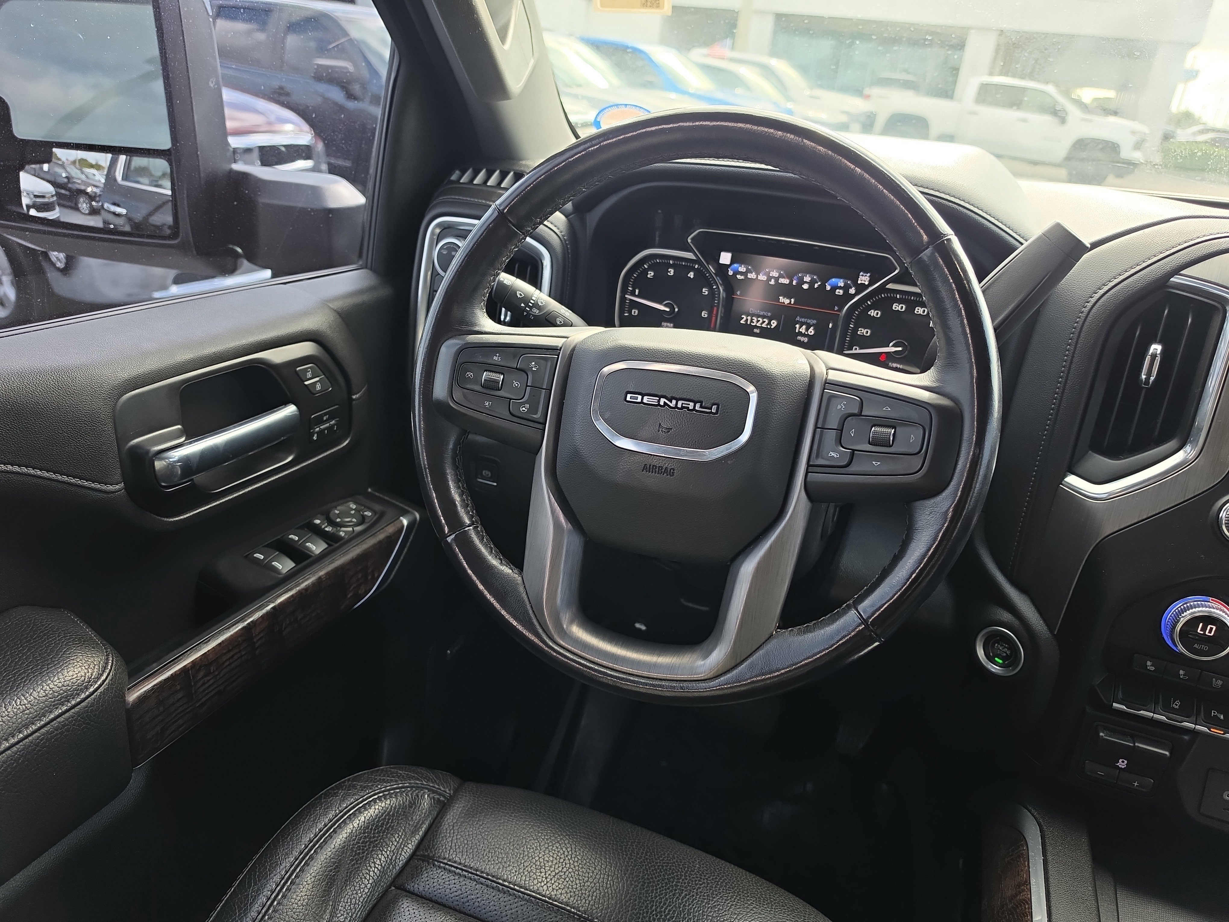 Used 2023 GMC Sierra 2500 Denali w/ Denali Ultimate Package AWD/4WD image 8