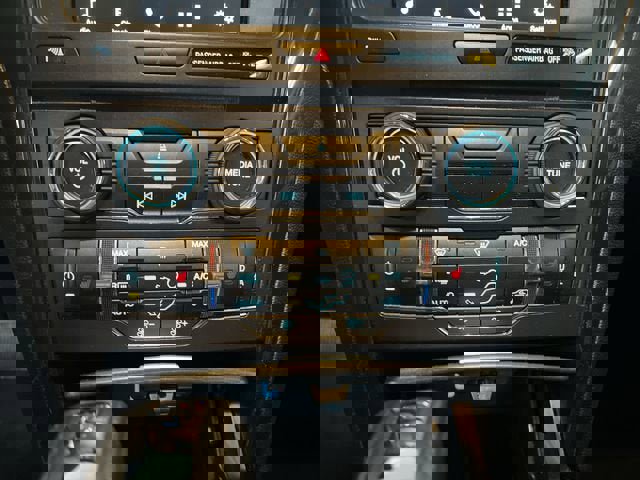 Used 2017 Ford Explorer XLT w/ Equipment Group 202A image 17