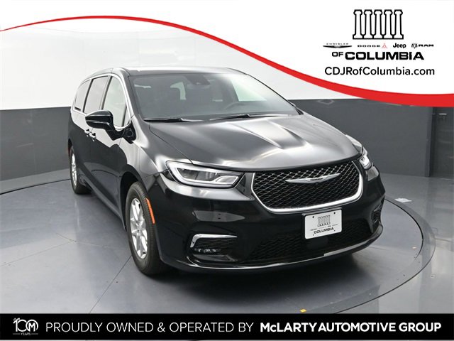 New 2026 Chrysler Pacifica Select