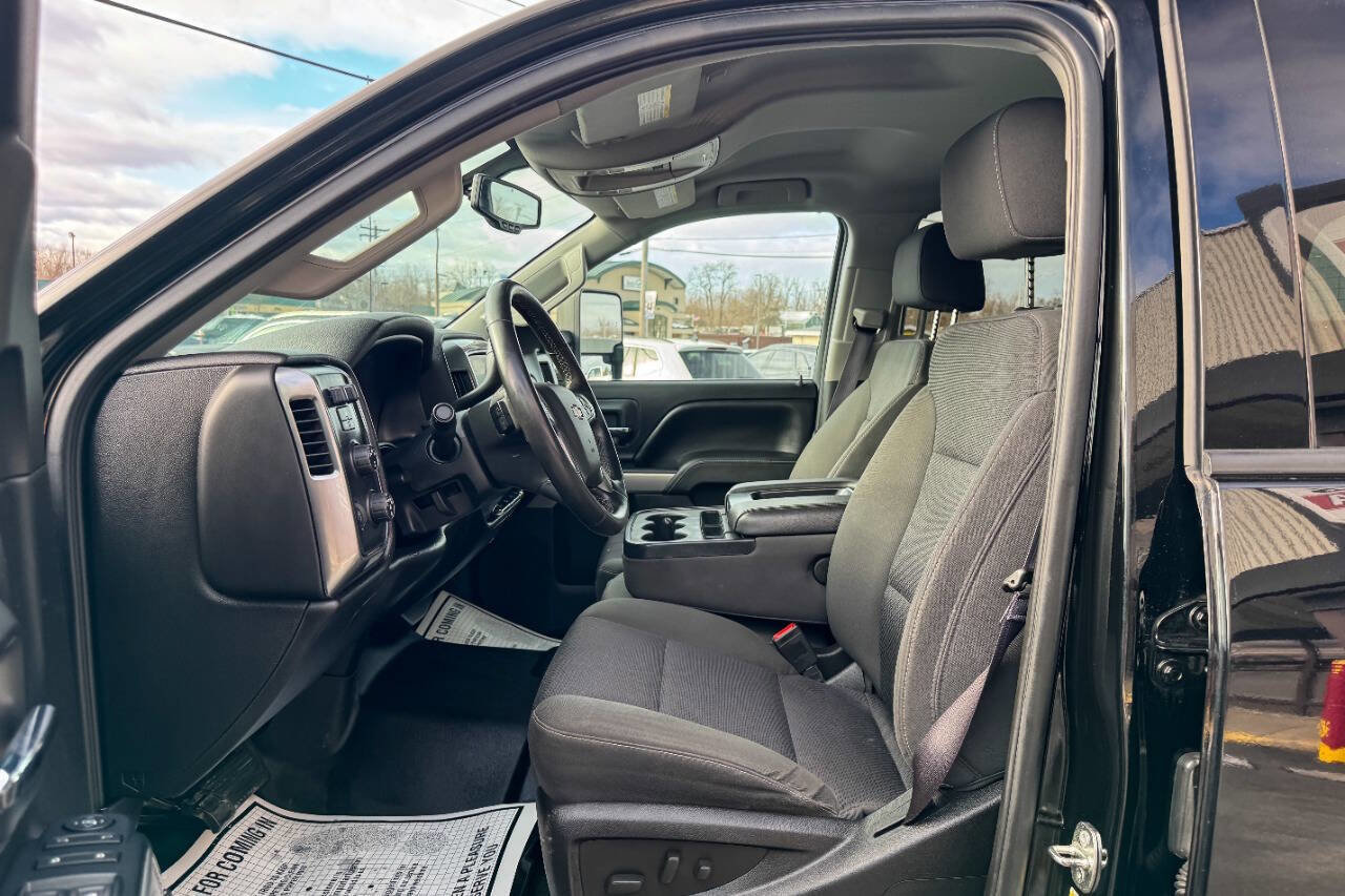 Used 2016 Chevrolet Silverado 2500 LT w/ Midnight Edition image 23