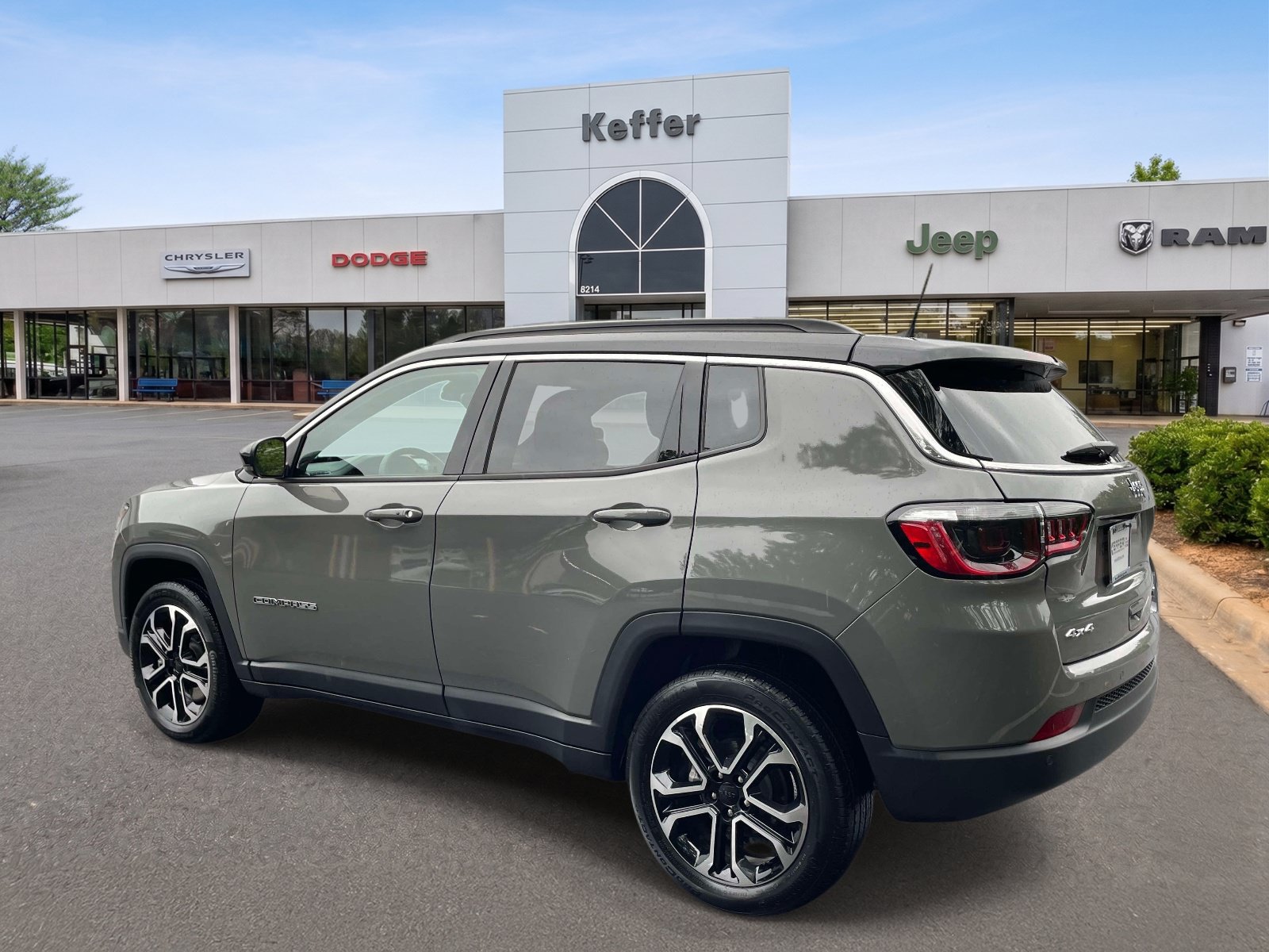 Certified 2024 Jeep Compass Limited w/ Sun and Sound Group AWD/4WD image 4