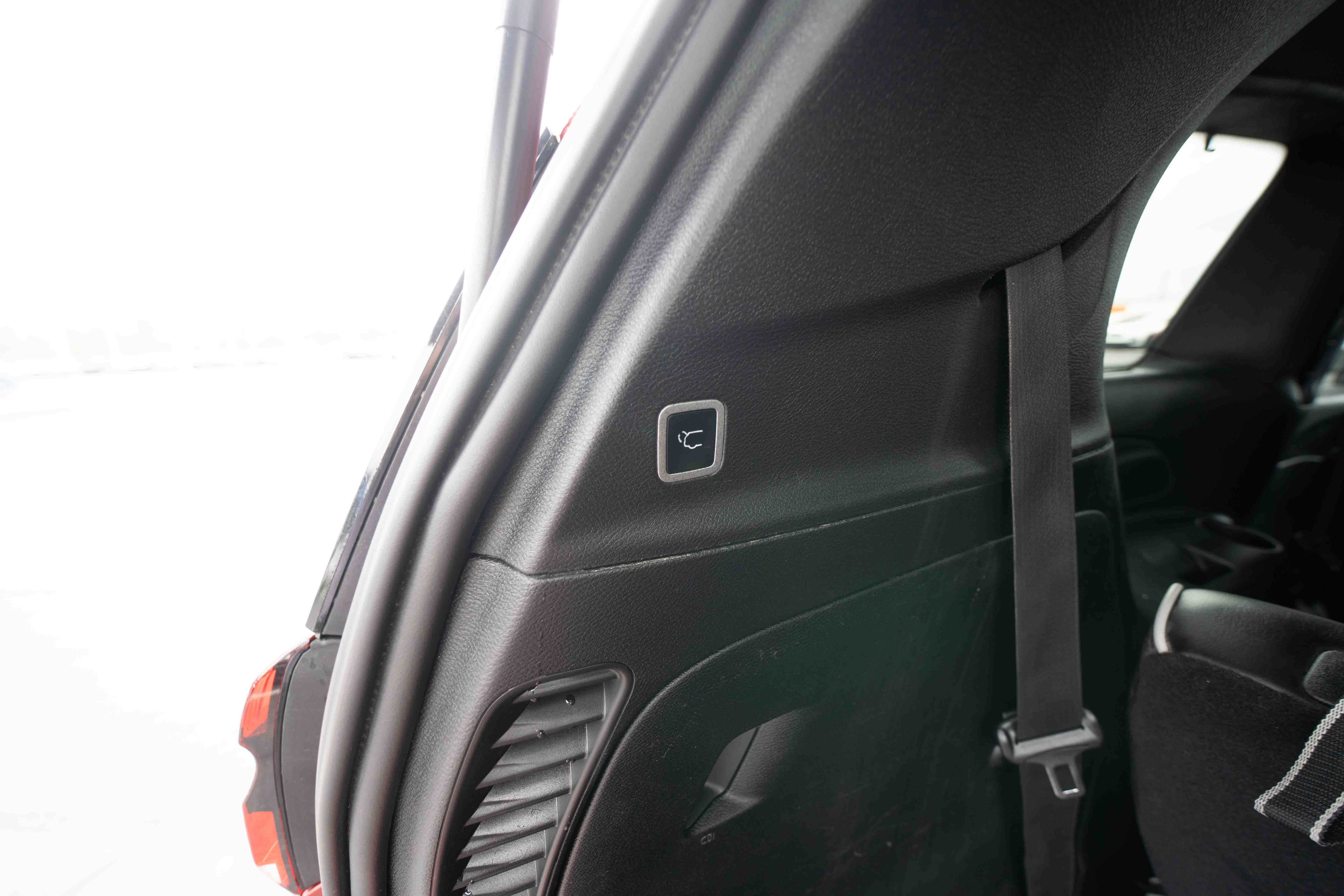 Used 2025 Chrysler Pacifica Limited FWD image 29