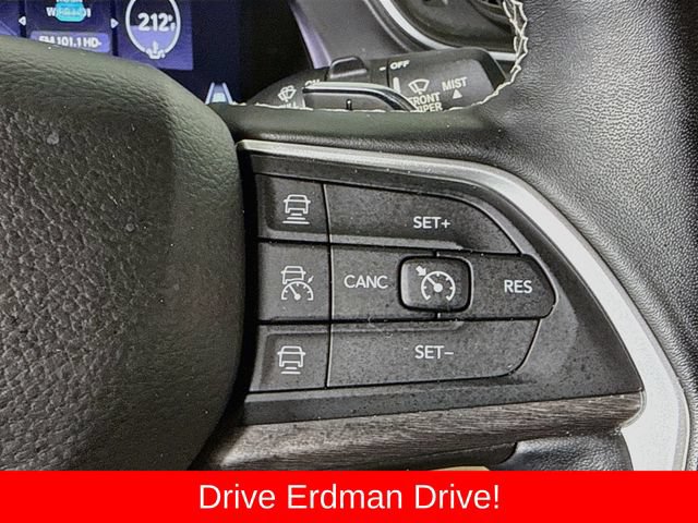 Used 2022 Jeep Grand Cherokee Limited w/ Luxury Tech Group II RWD image 14