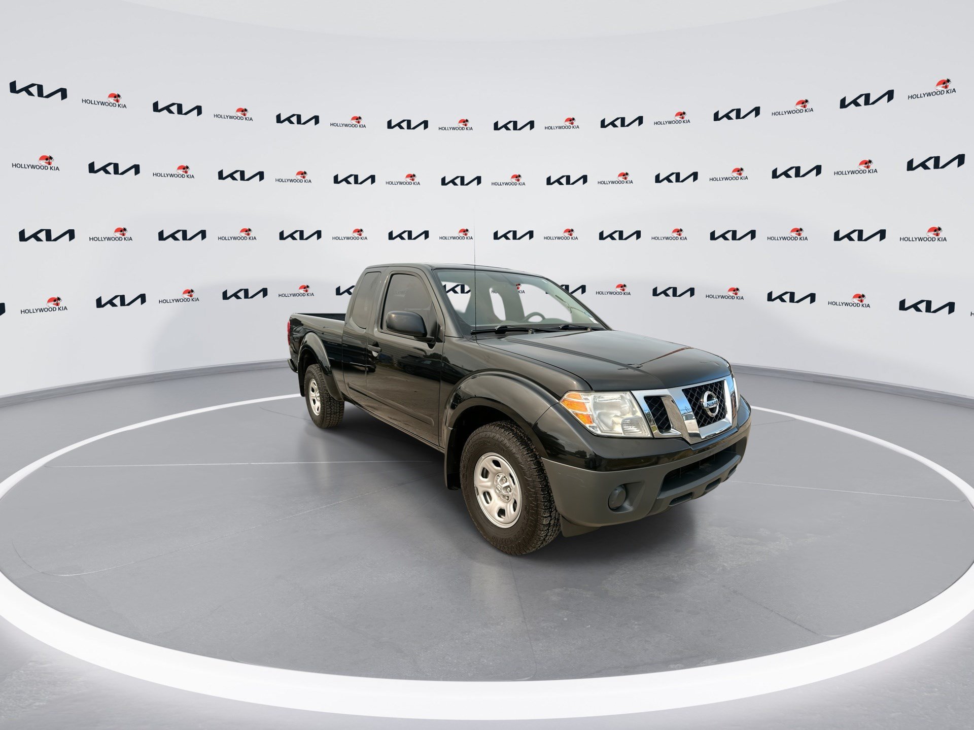 Used 2019 Nissan Frontier S RWD image 2