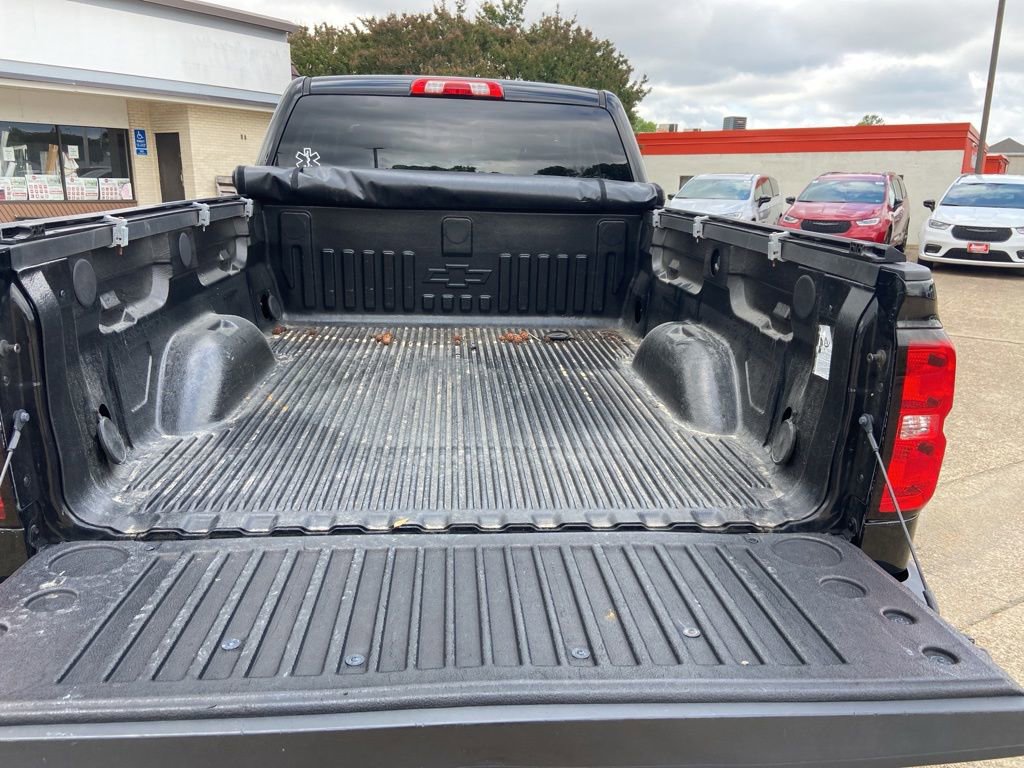 Used 2018 Chevrolet Silverado 1500 Custom w/ Custom Value Package AWD/4WD image 28