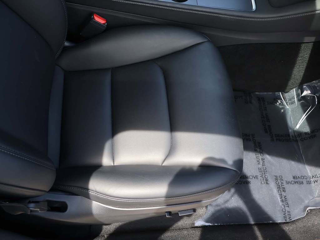 Used 2023 Tesla Model Y Long Range AWD/4WD image 32