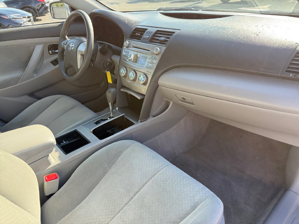 Used 2009 Toyota Camry LE FWD image 16