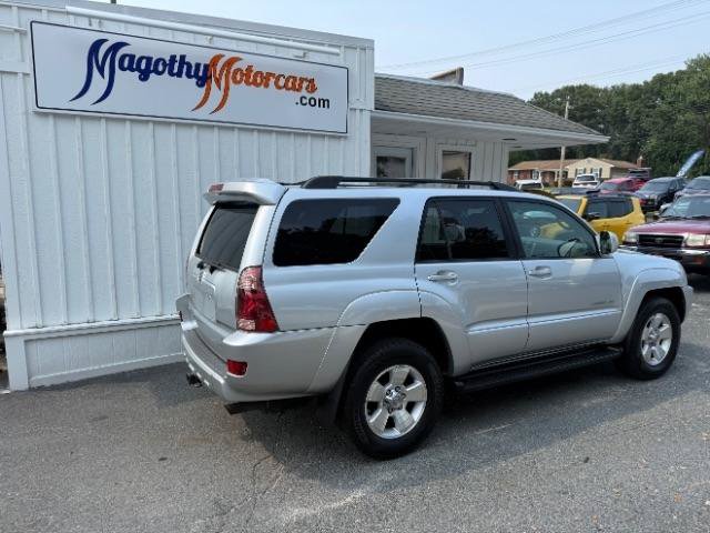 Used 2005 Toyota 4Runner Limited AWD/4WD image 3