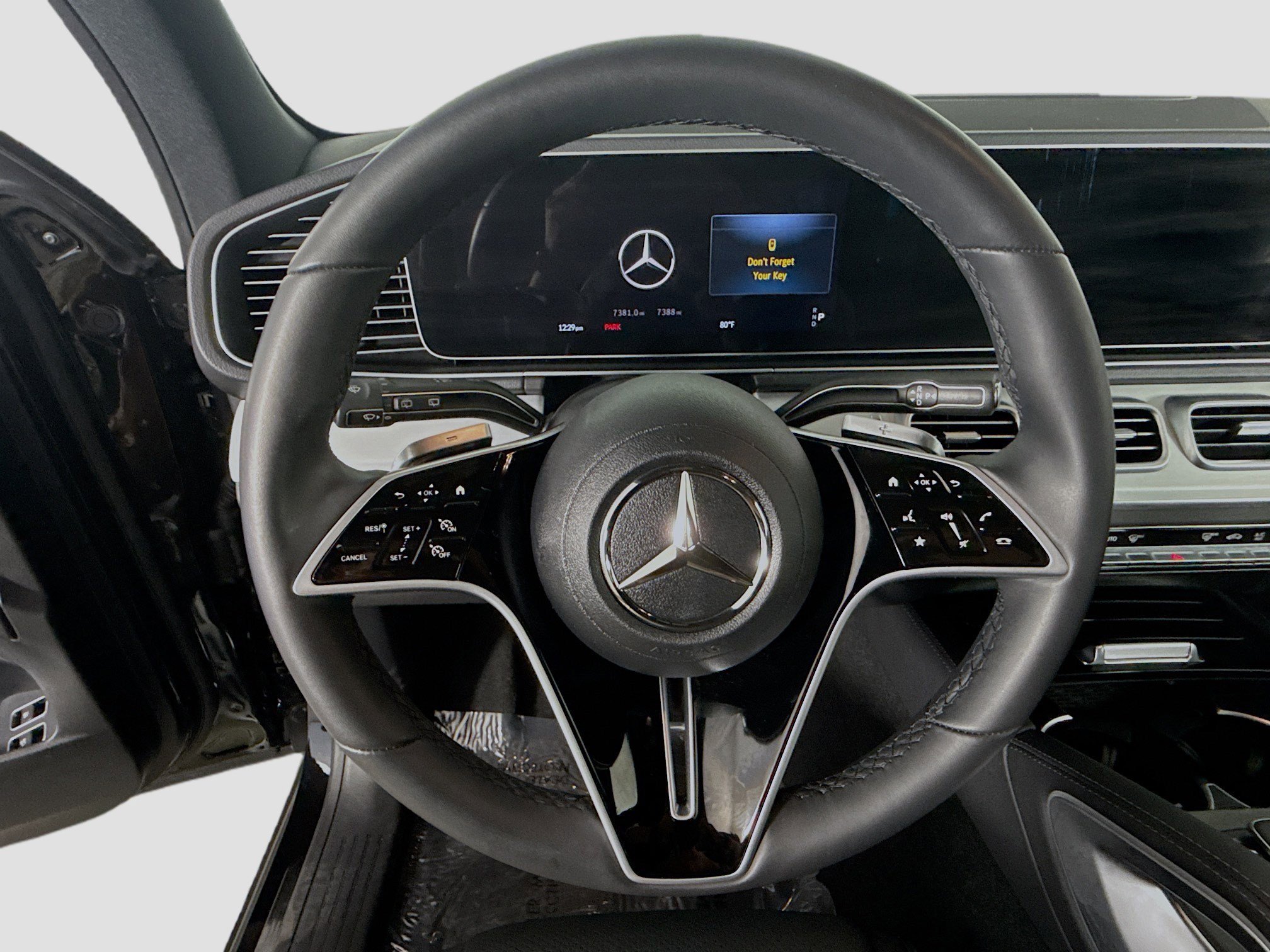 Used 2025 Mercedes-Benz GLE 450e 4MATIC image 13