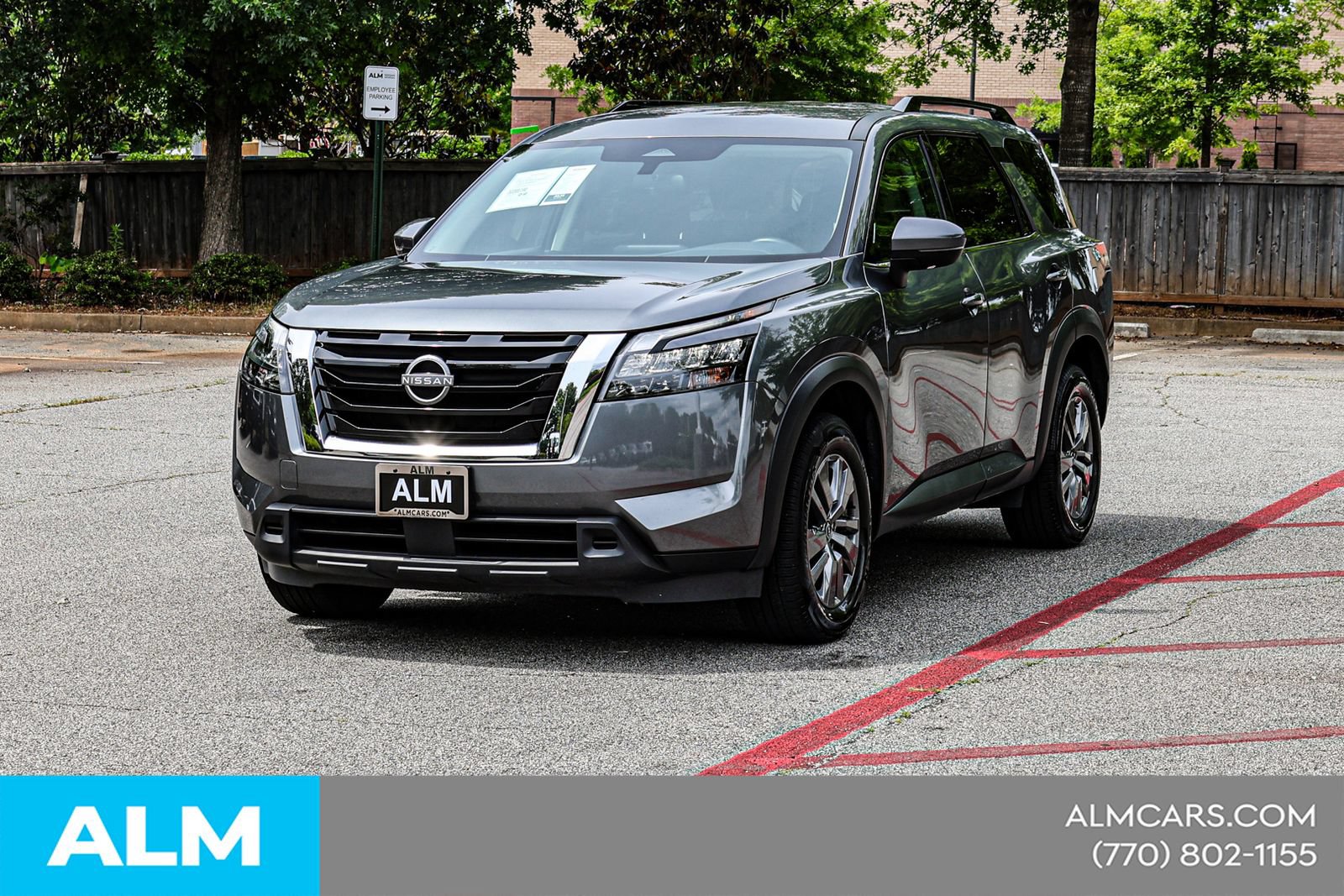 Used 2025 Nissan Pathfinder SV AWD/4WD image 4