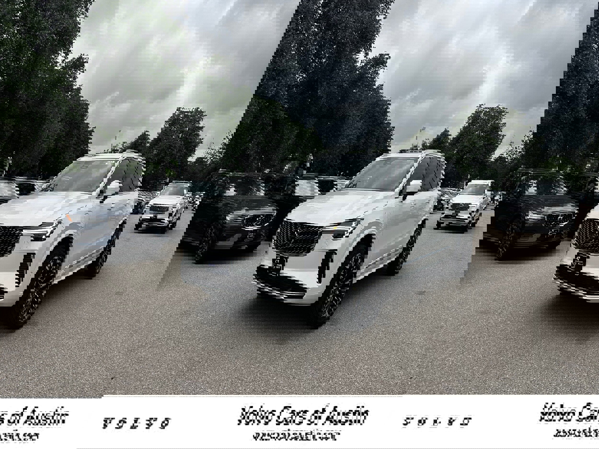 New 2025 Volvo XC90 T8 Plus w/ Protection Package Premier