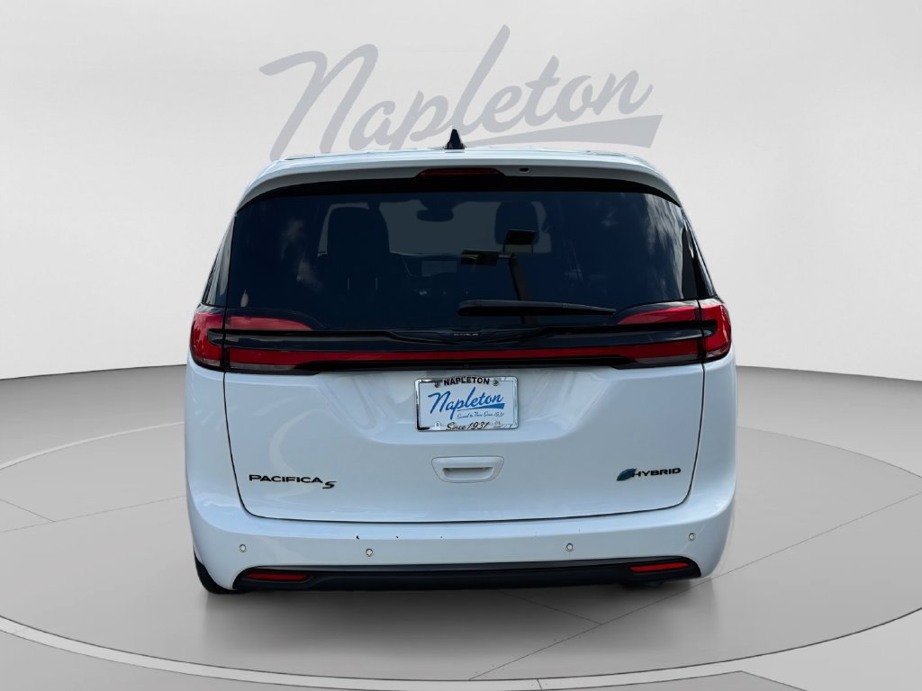 Used 2024 Chrysler Pacifica Limited FWD image 4