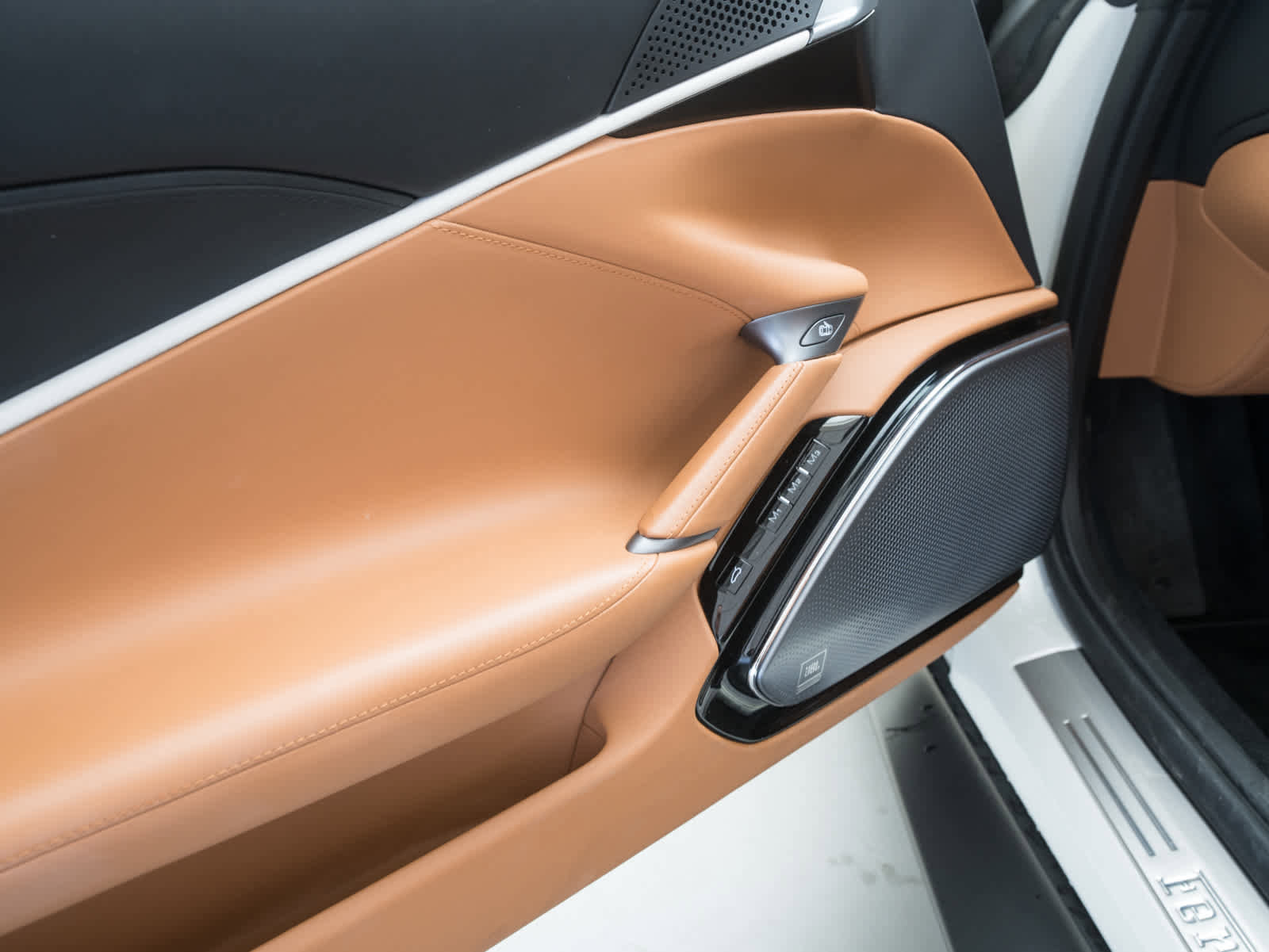 Used 2024 Ferrari Roma Spider image 17