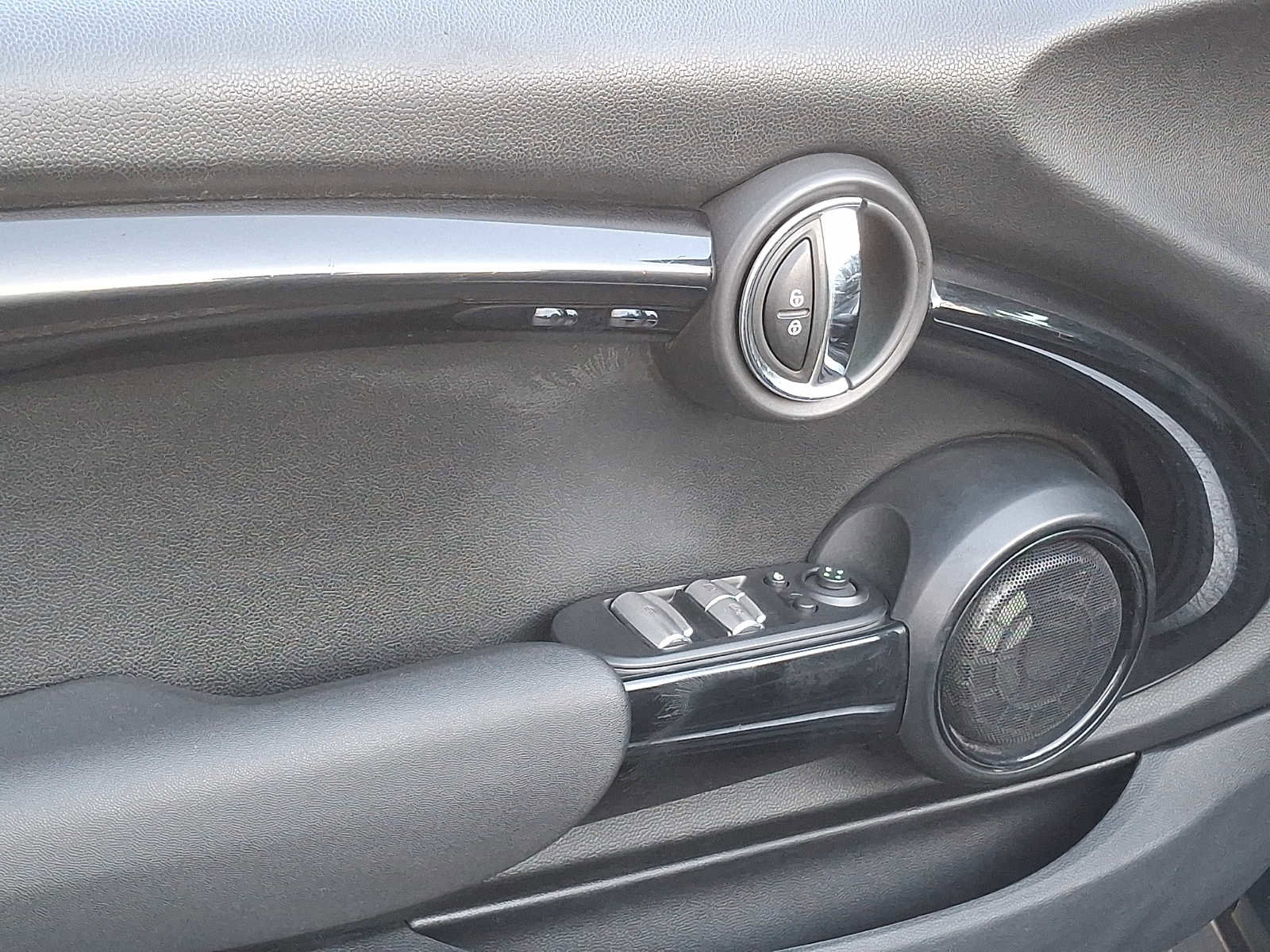 Used 2019 MINI Cooper S image 8