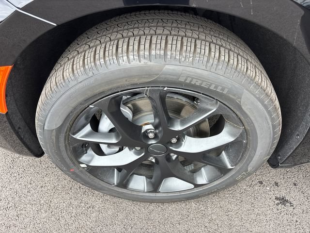 New 2027 Chrysler Pacifica Limited AWD/4WD image 37