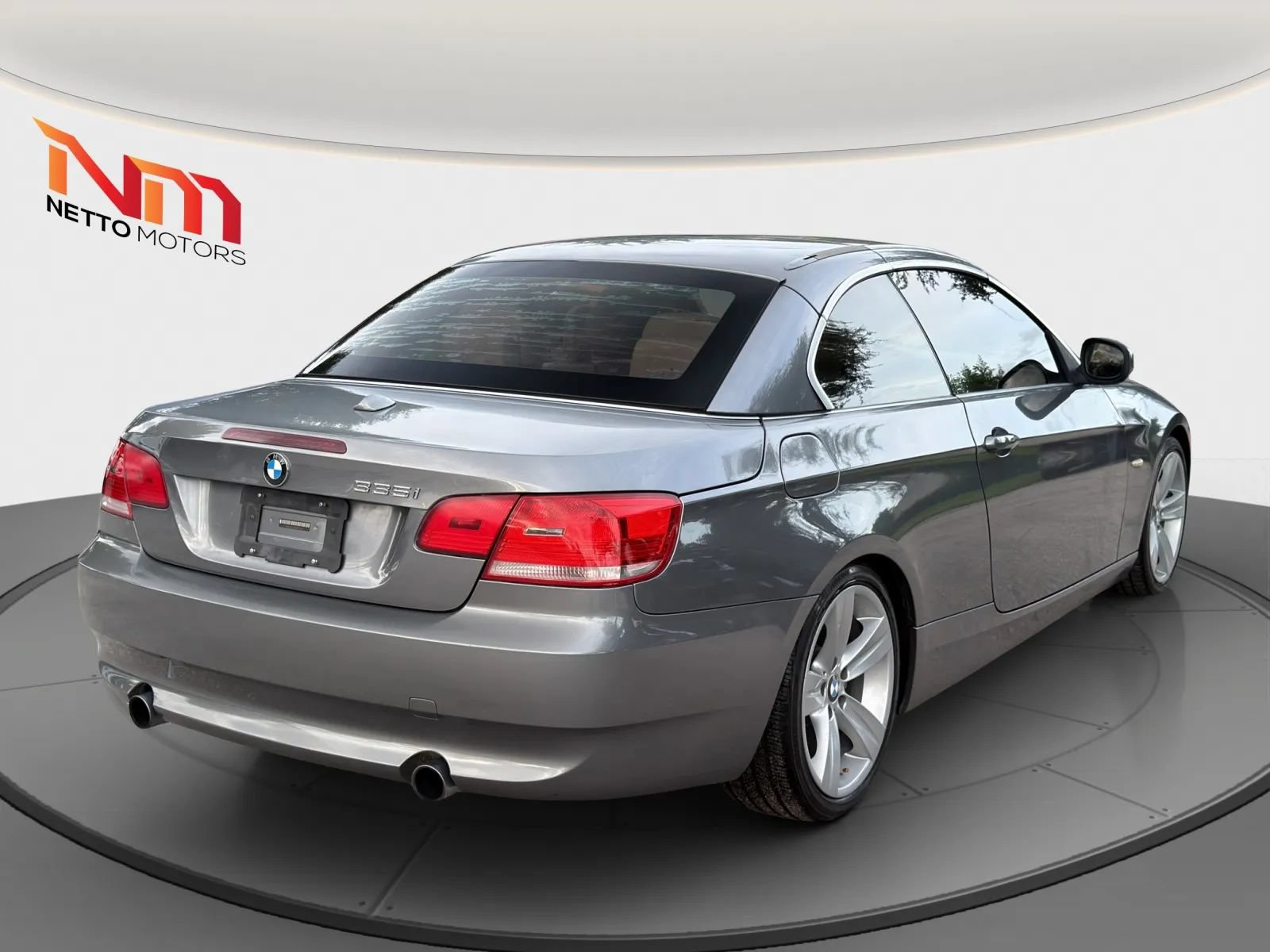 Used 2010 BMW 335i Convertible RWD image 5