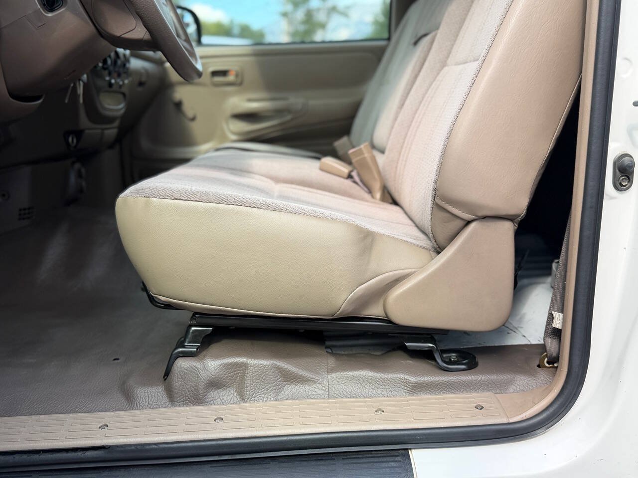 Used 2003 Toyota Tundra 2WD Regular Cab image 89