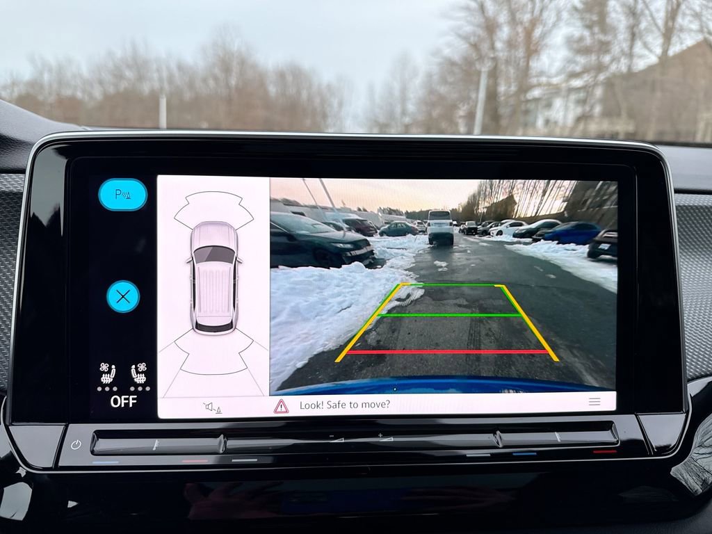 Used 2024 Volkswagen Atlas Cross Sport SEL R-Line image 23