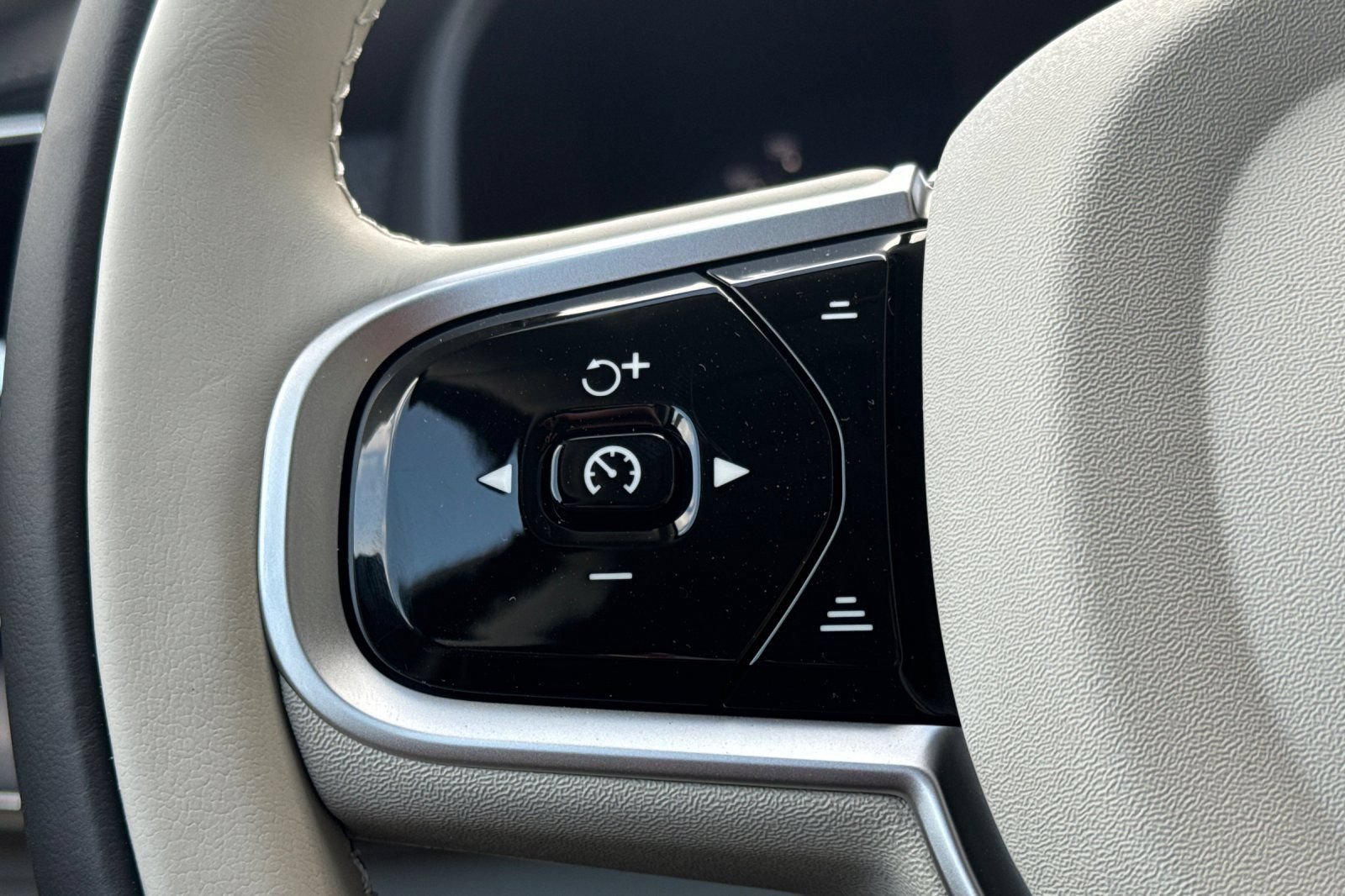New 2026 Volvo XC90 T8 Ultra w/ Protection Package AWD/4WD image 27