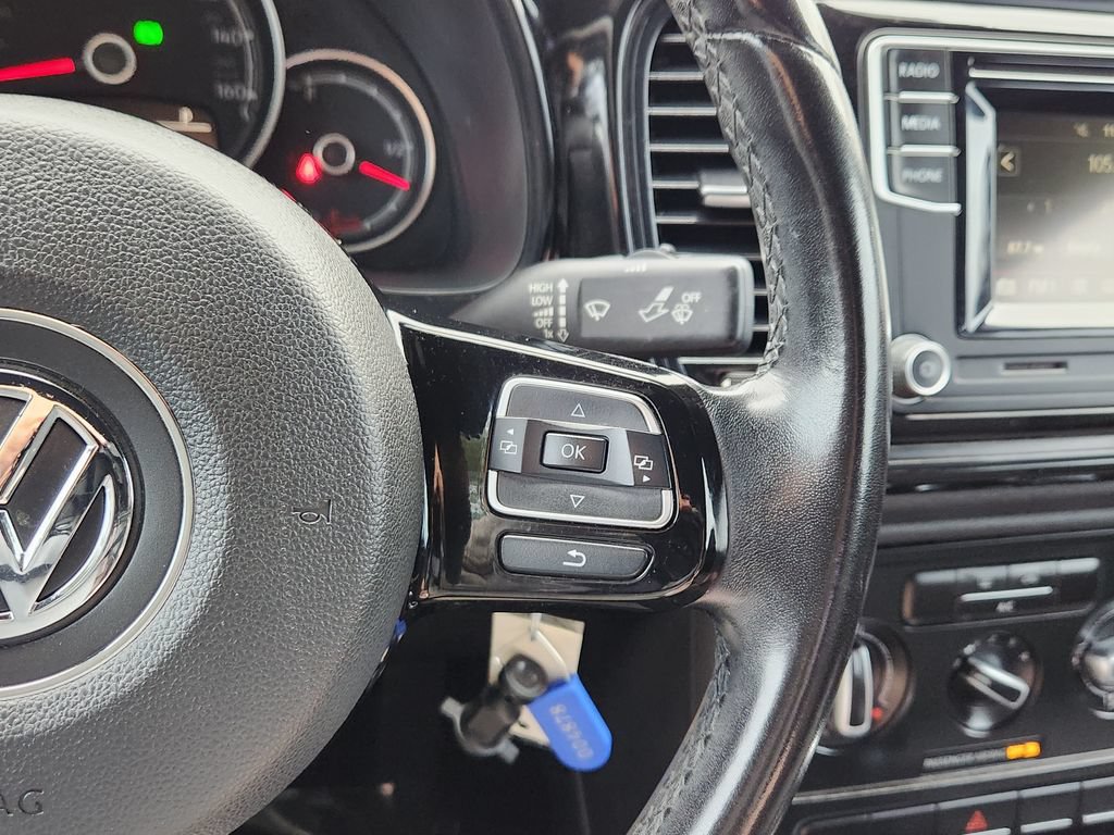 Used 2019 Volkswagen Beetle 2.0T SE FWD image 18