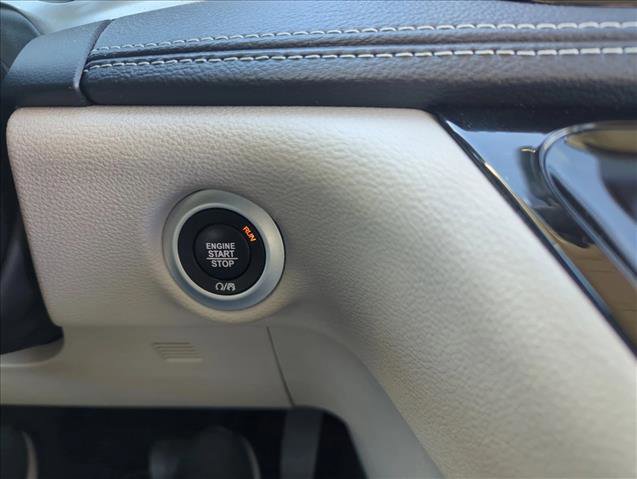 Used 2024 Chrysler Pacifica Touring-L image 22