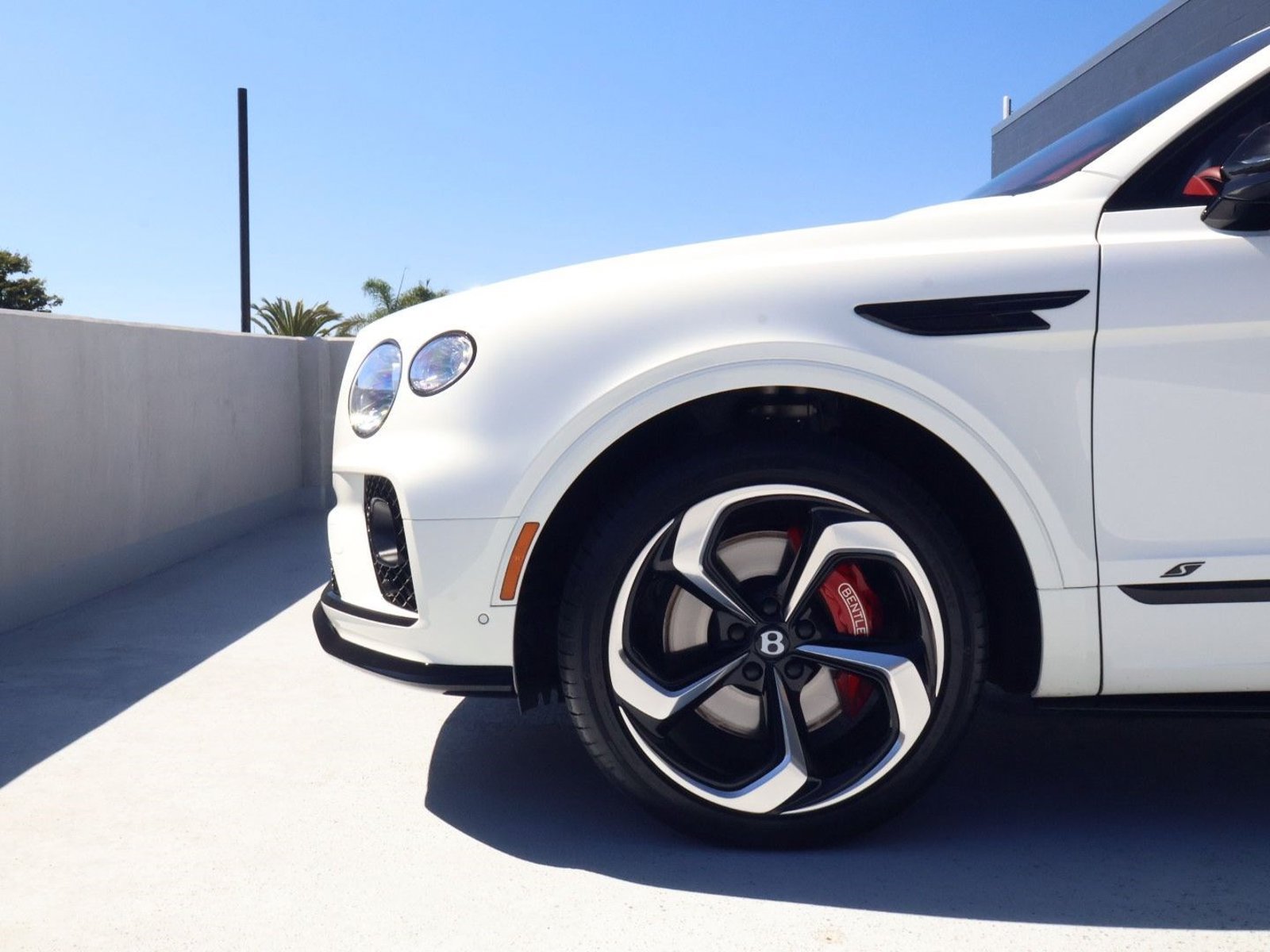 Certified 2023 Bentley Bentayga AWD/4WD image 7