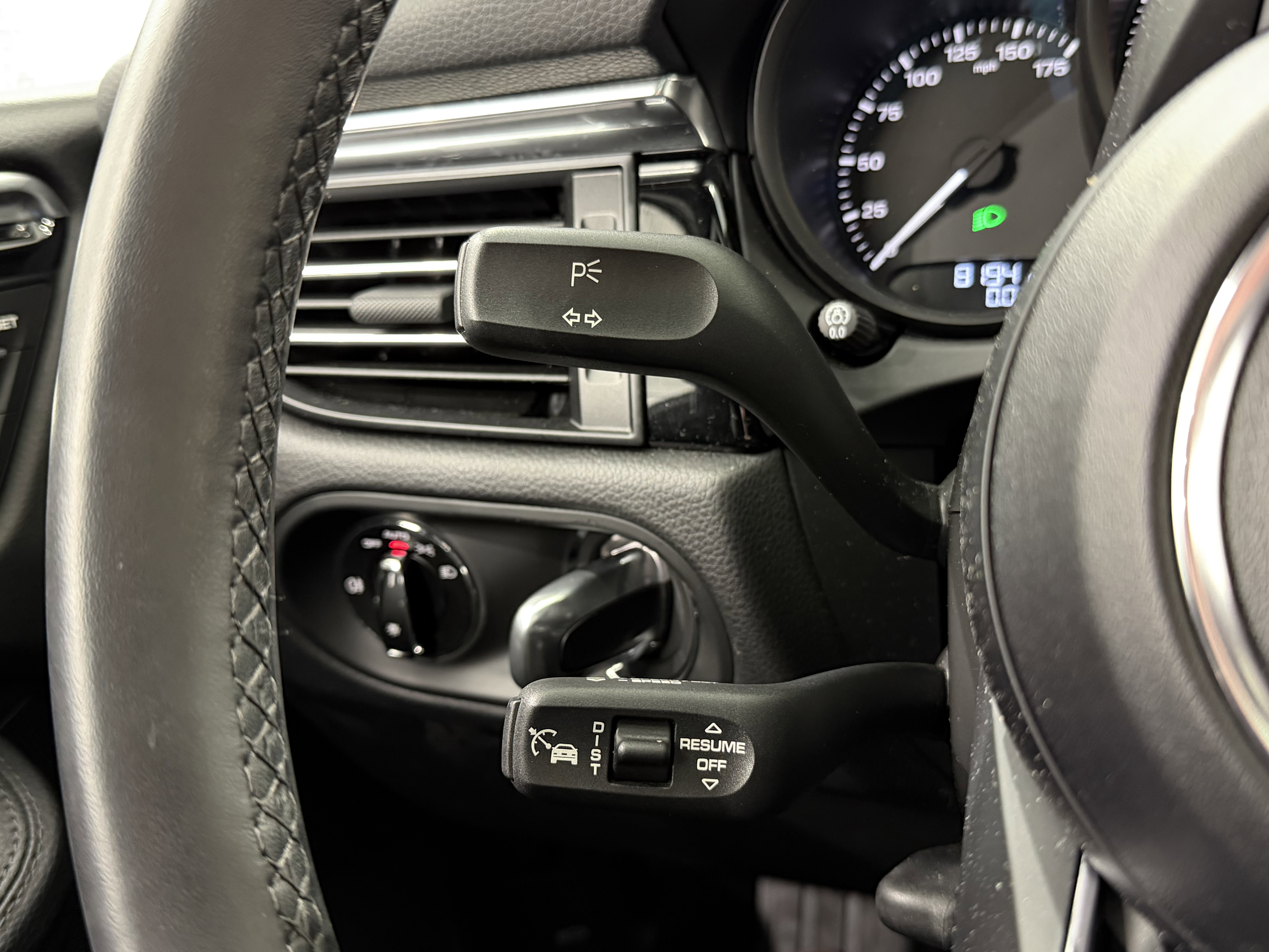 Certified 2025 Porsche Macan image 49