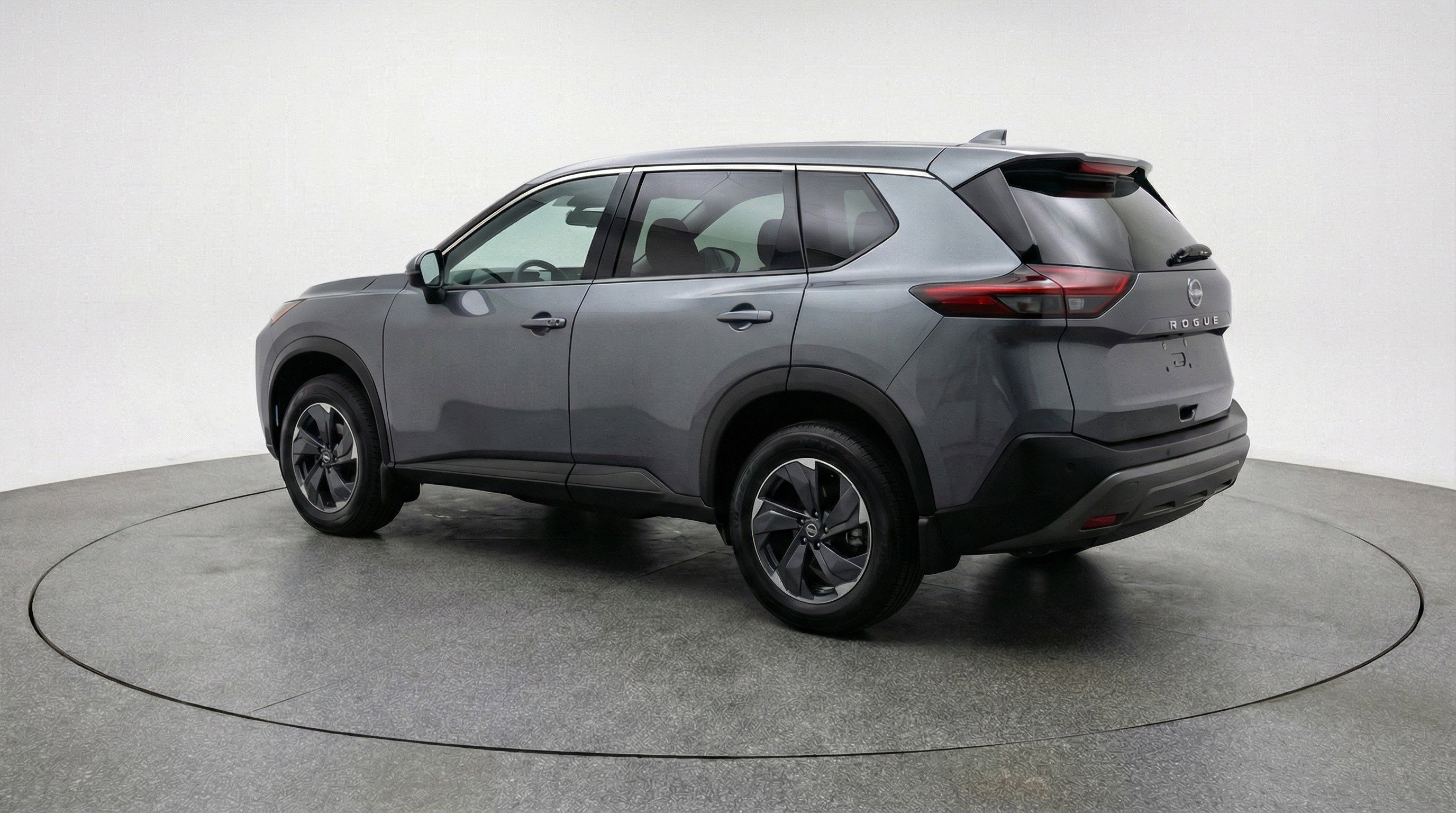 Used 2025 Nissan Rogue SV image 6