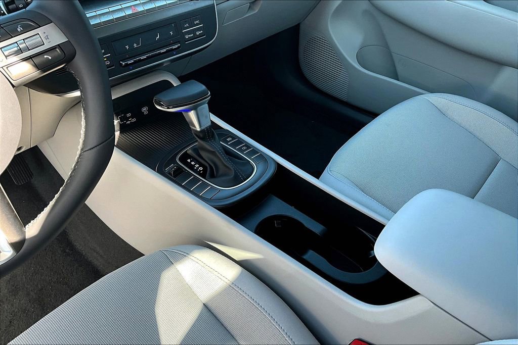 Used 2025 Hyundai Kona SEL image 18