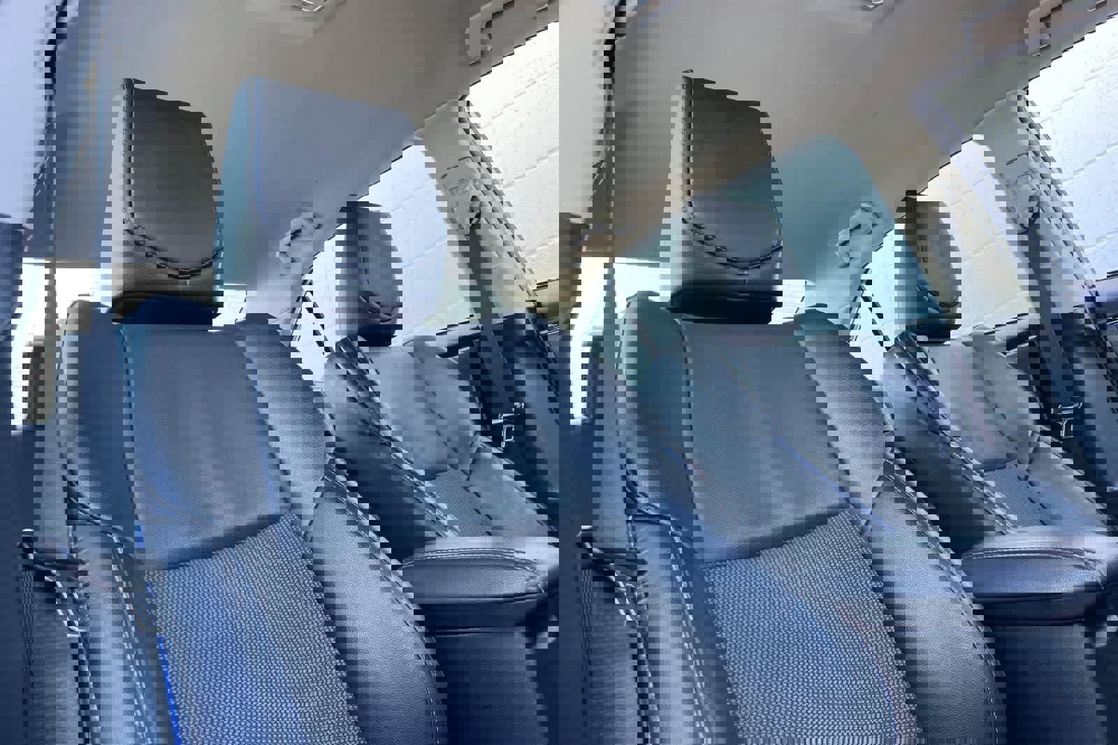 Used 2017 Toyota Corolla SE w/ Carpet Mat Package (TMS) image 18