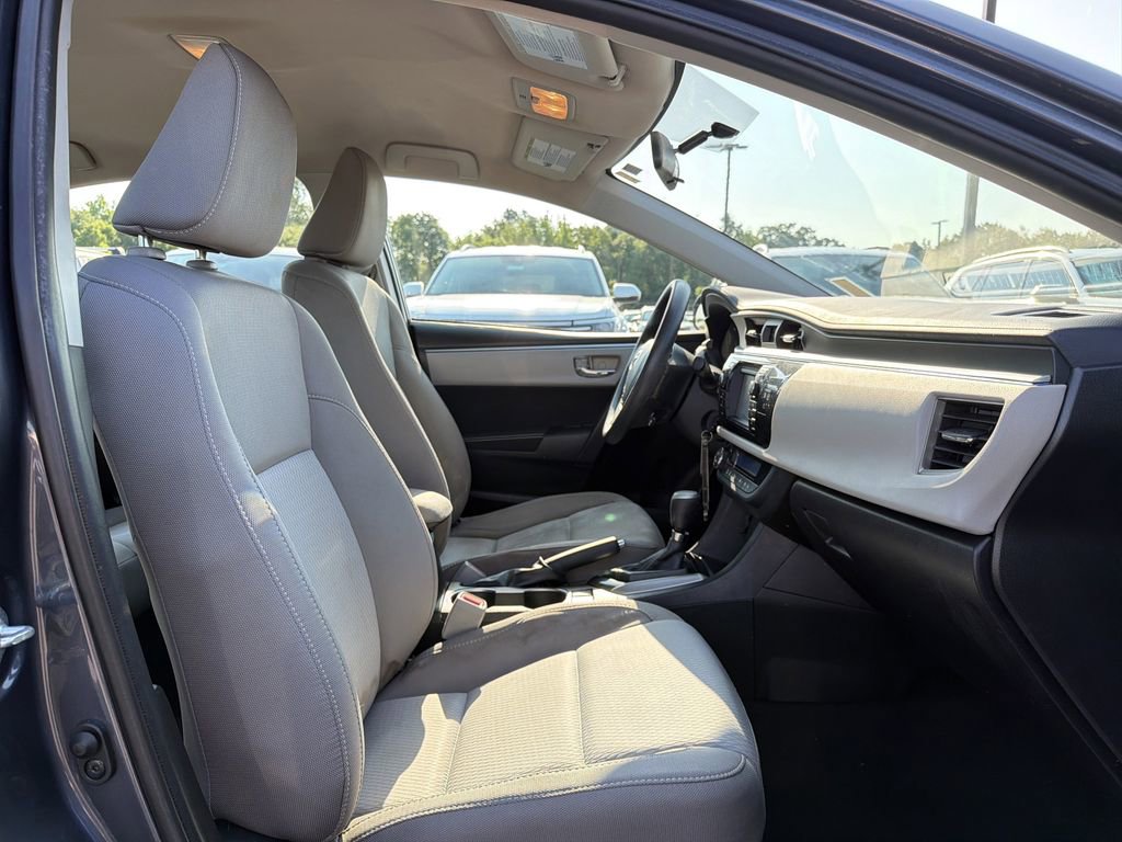 Used 2016 Toyota Corolla LE FWD image 17