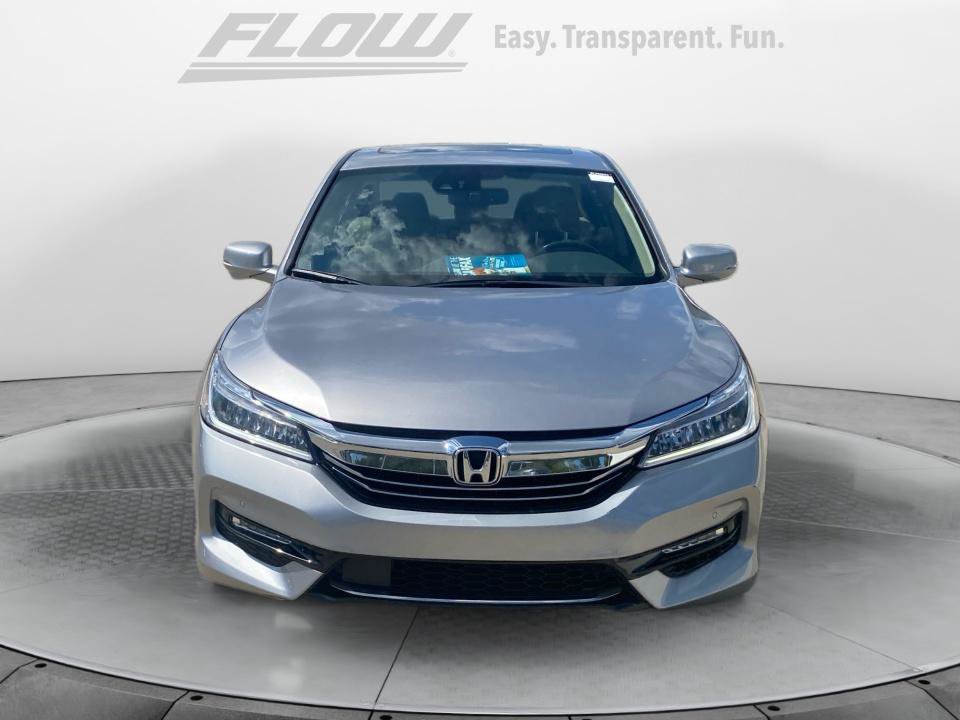 Used 2017 Honda Accord Touring image 3
