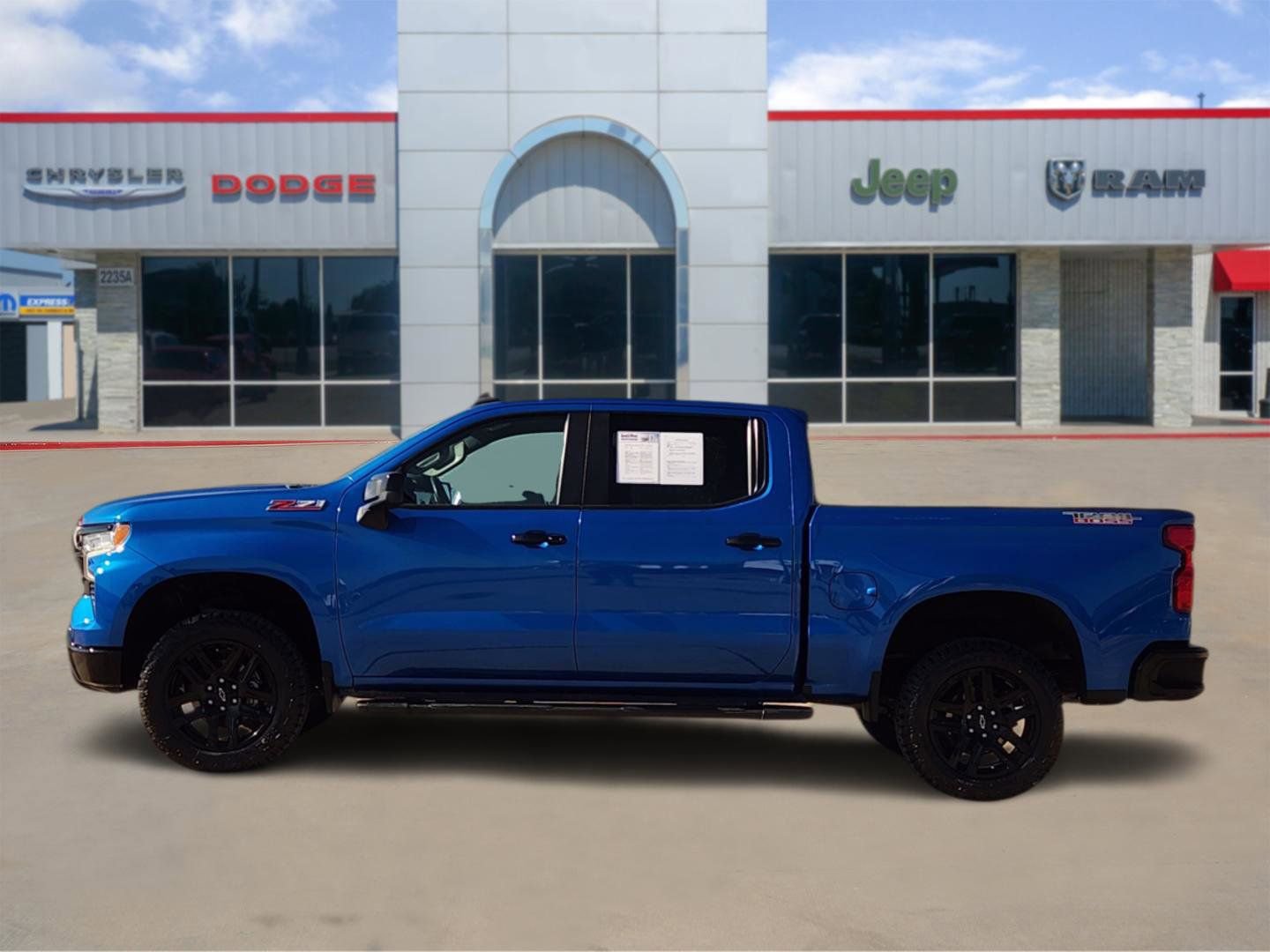 Used 2022 Chevrolet Silverado 1500 LT Trail Boss w/ Protection Package image 4