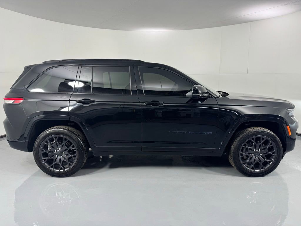 Used 2023 Jeep Grand Cherokee Summit image 4