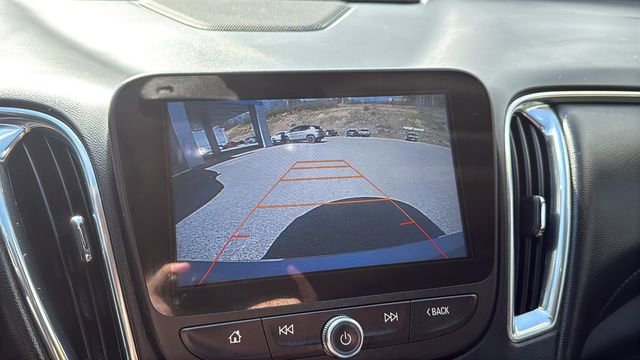 Used 2017 Chevrolet Malibu LT w/ Leather Package image 19