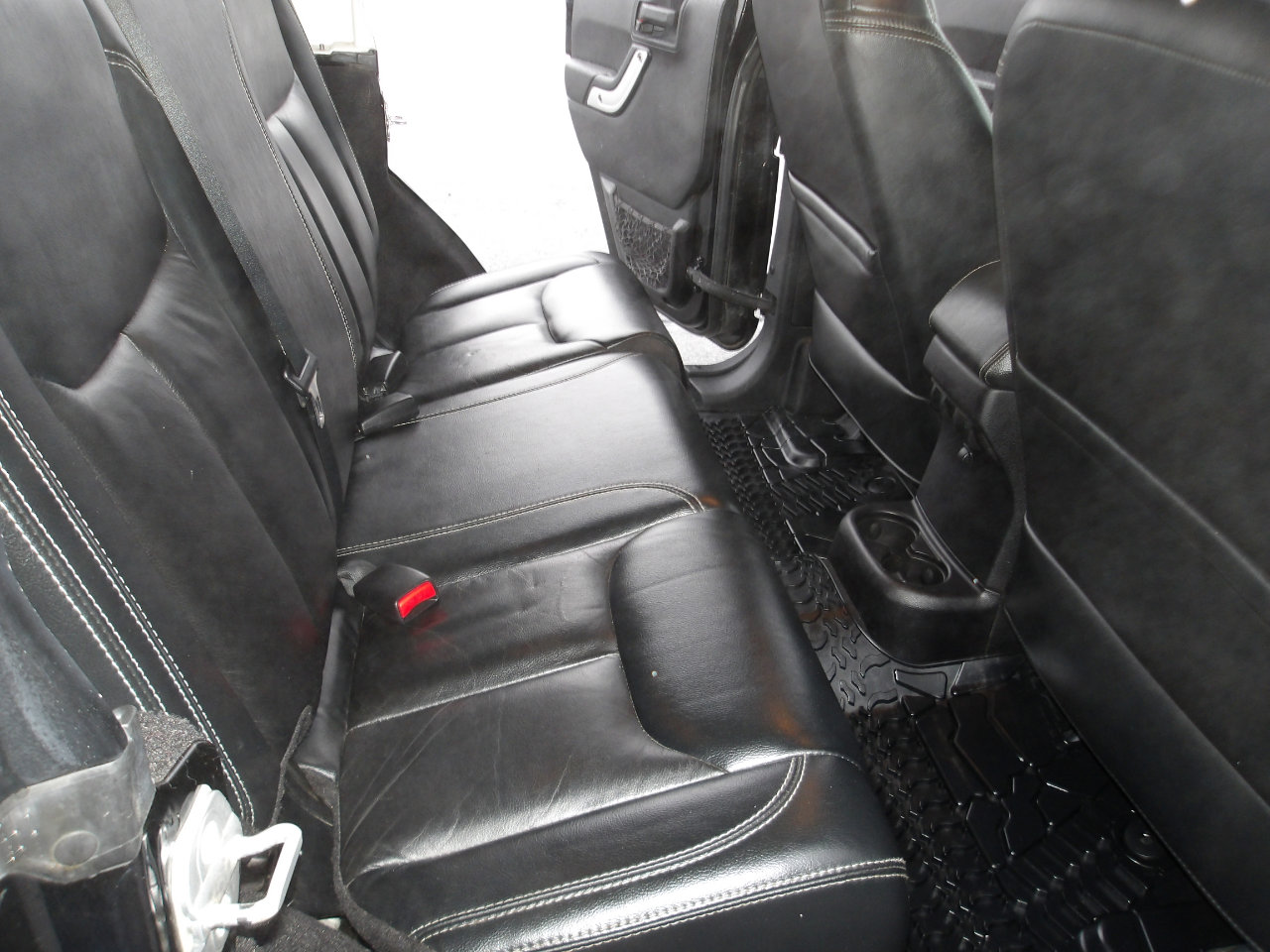 Used 2014 Jeep Wrangler Unlimited Rubicon image 12