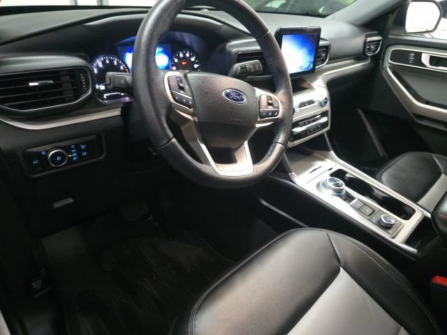 Used 2023 Ford Explorer XLT w/ Equipment Group 202A image 17