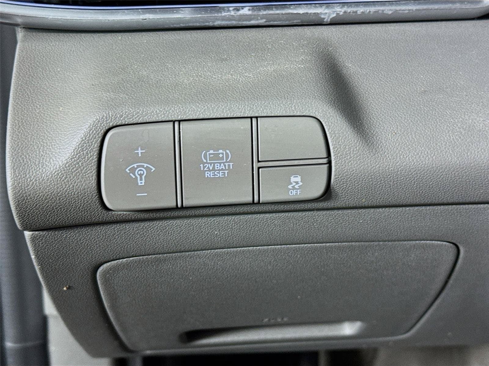 Used 2024 Hyundai Elantra Blue FWD image 11