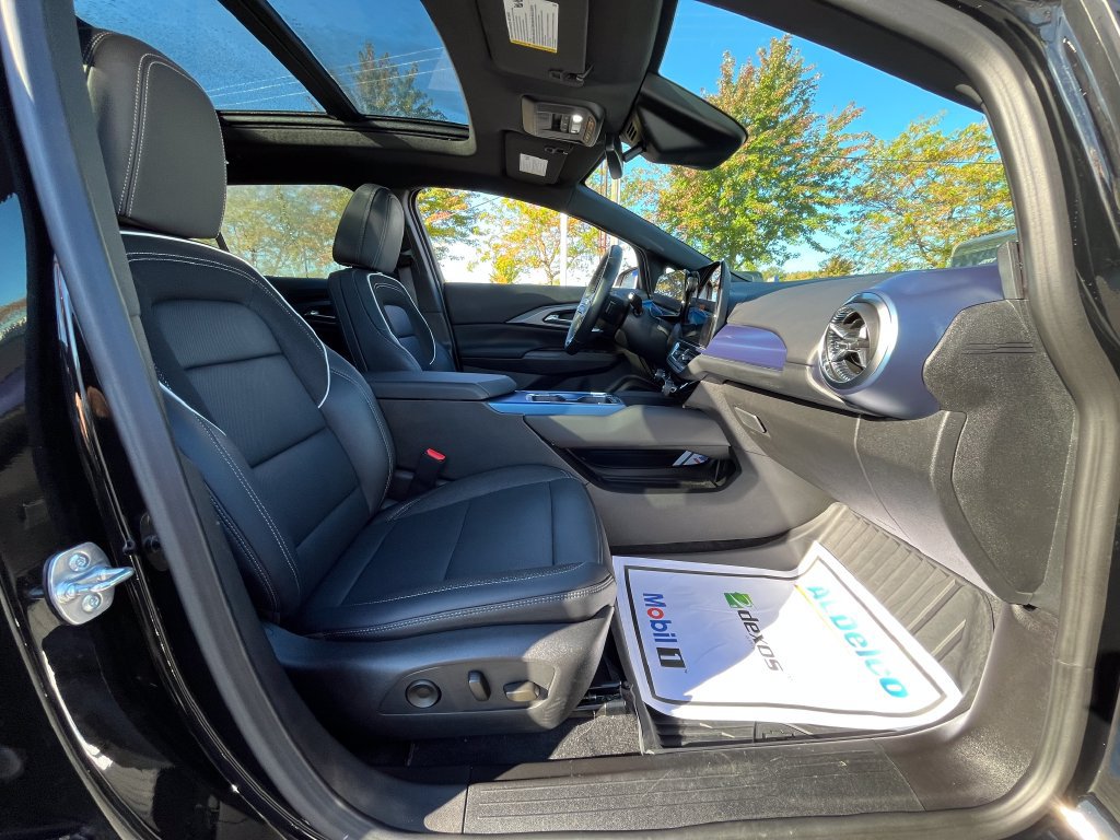 Certified 2024 Chevrolet Equinox EV LT w/ LPO, Trailering Package FWD image 14