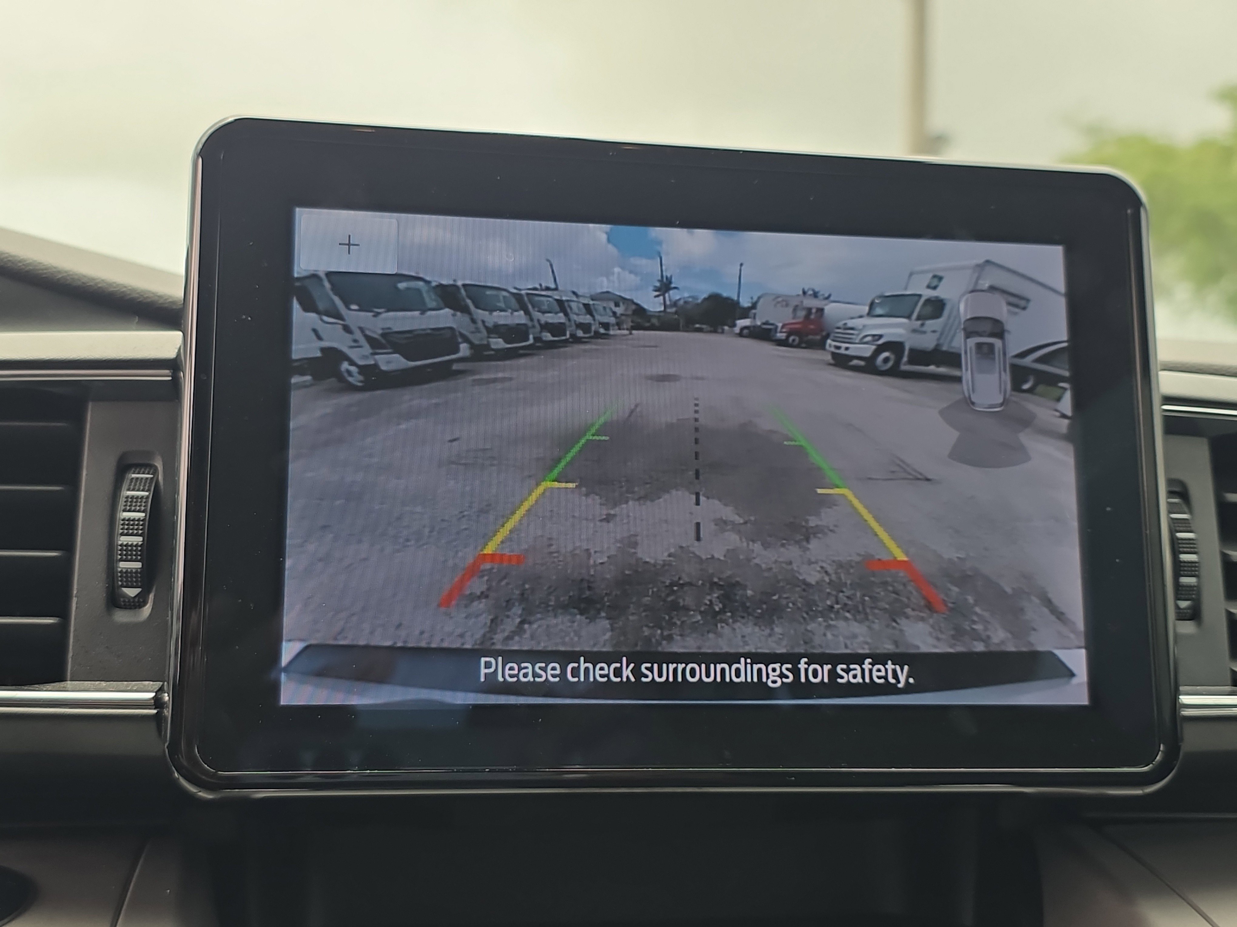 Used 2023 Ford Explorer XLT w/ Equipment Group 202A RWD image 34