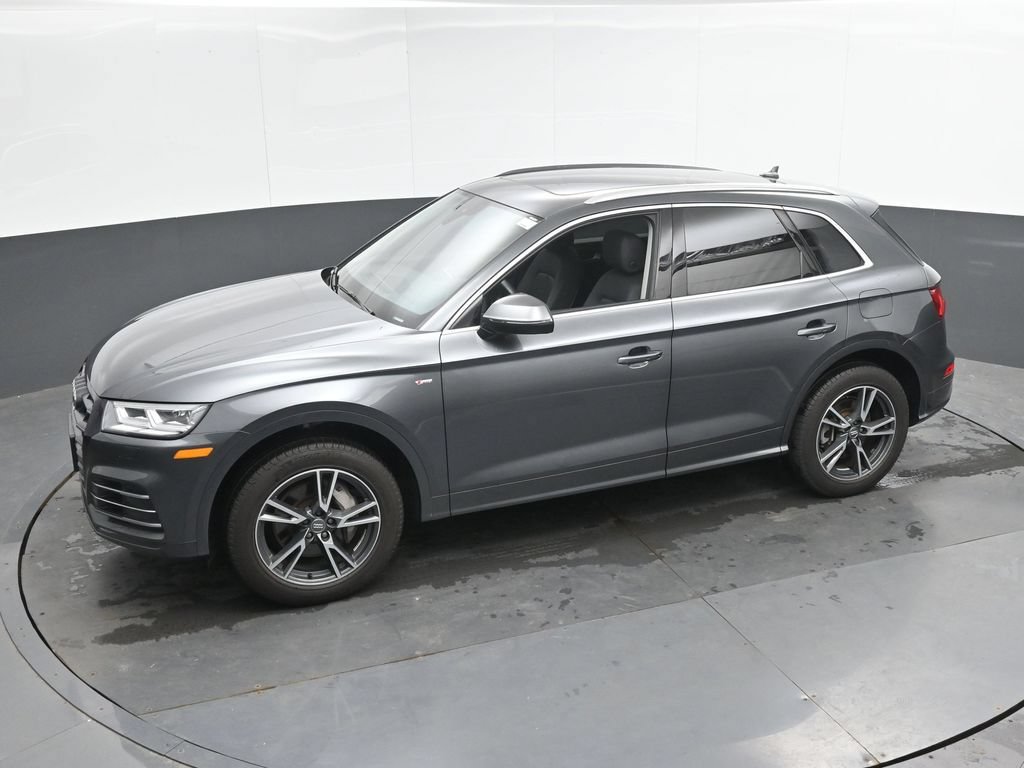 Used 2020 Audi Q5 e Premium Plus w/ Premium Plus Package AWD/4WD image 39